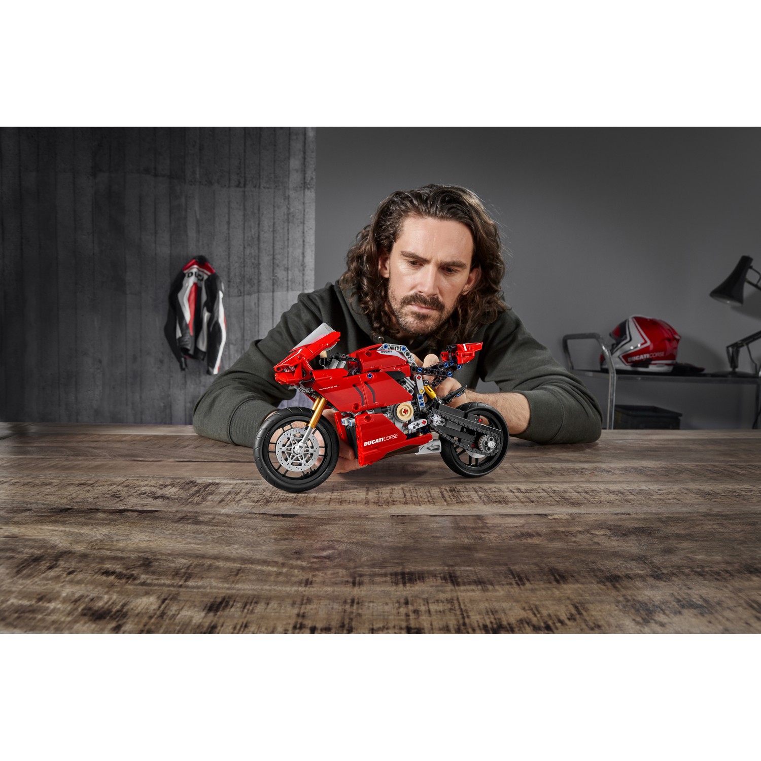 Конструктор LEGO Technic Ducati Panigale 646 дет. - фото 21
