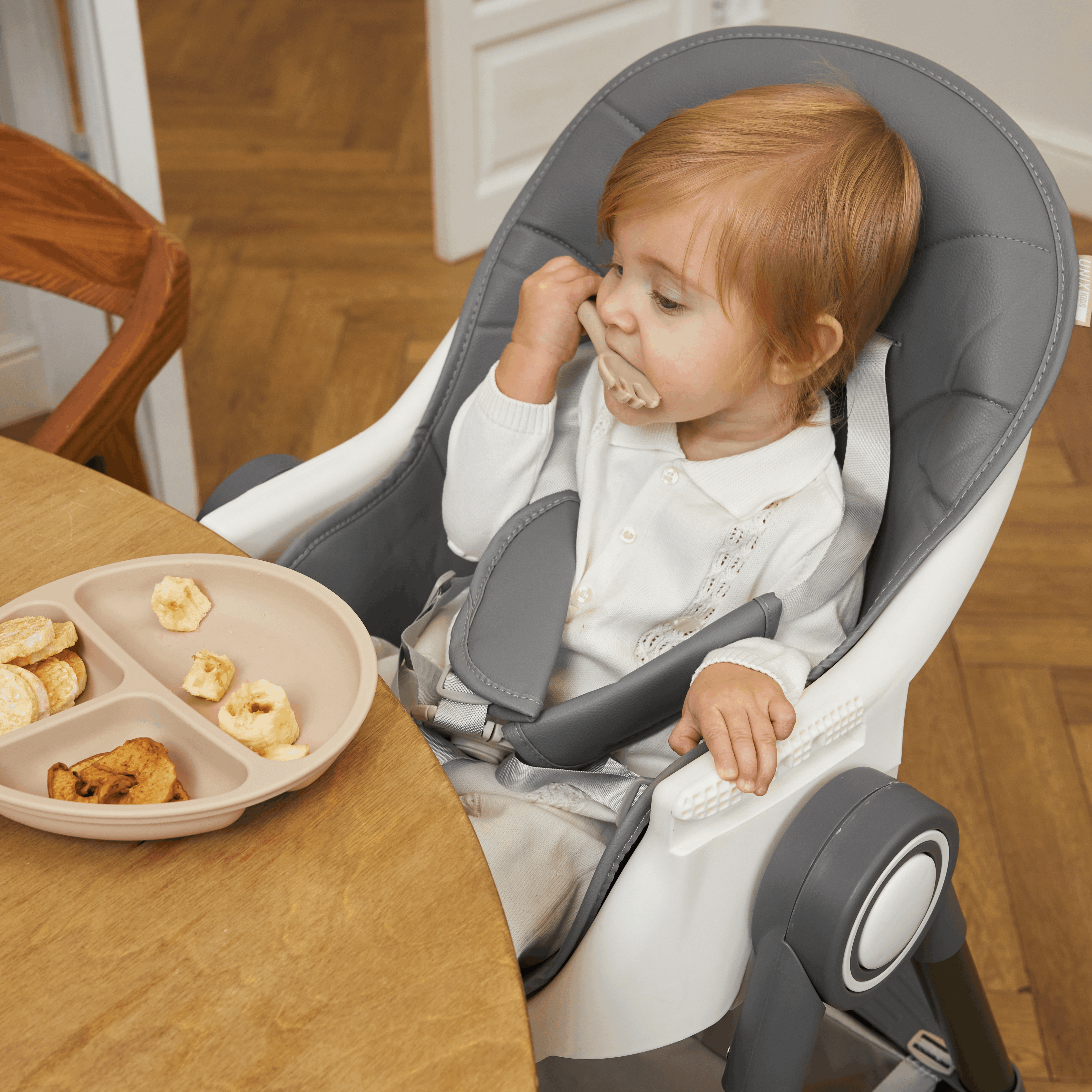 Стульчик для кормления UNIX Kids Classic серый - фото 16