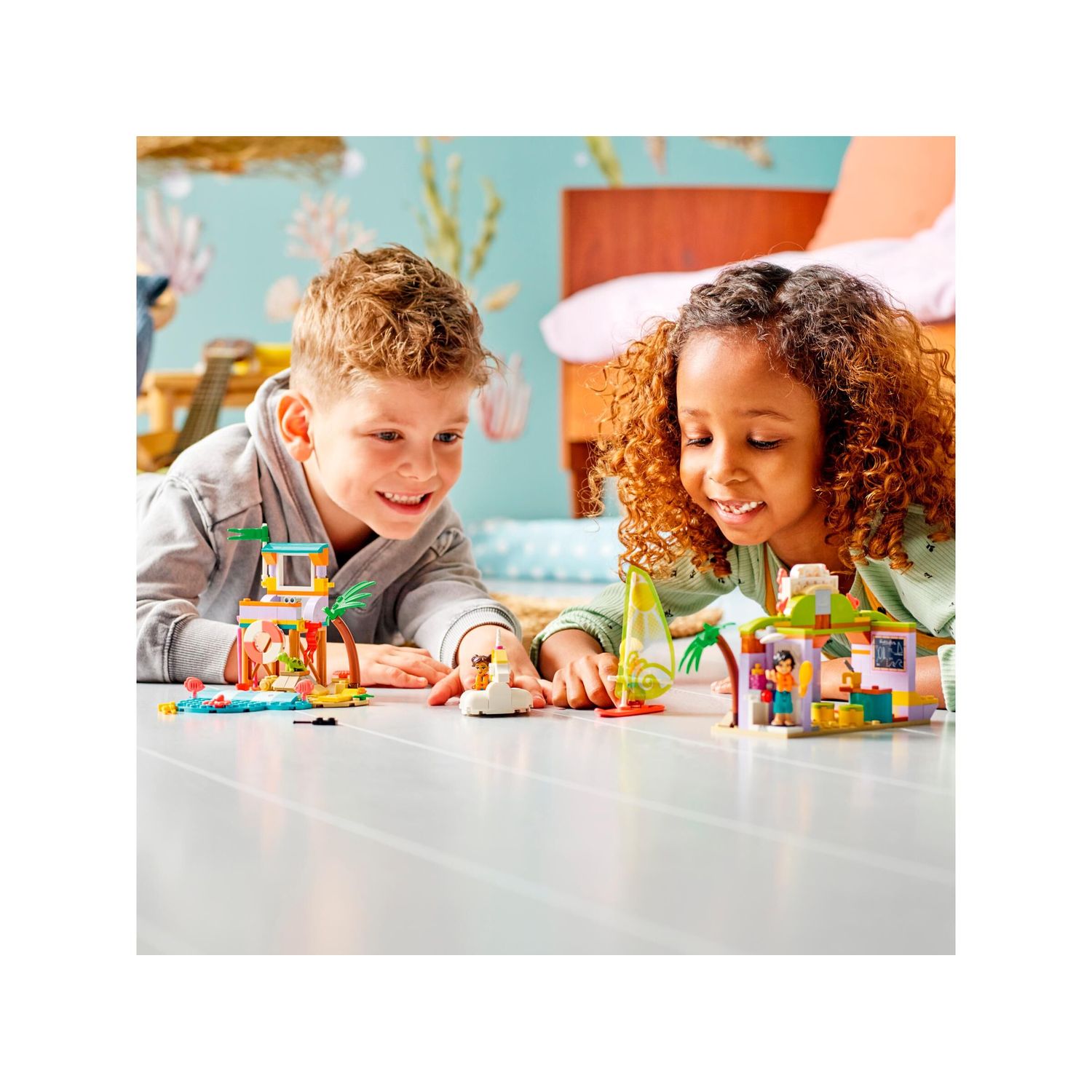 Конструктор LEGO Friends Surfer Beach Fun 288 дет. - фото 9
