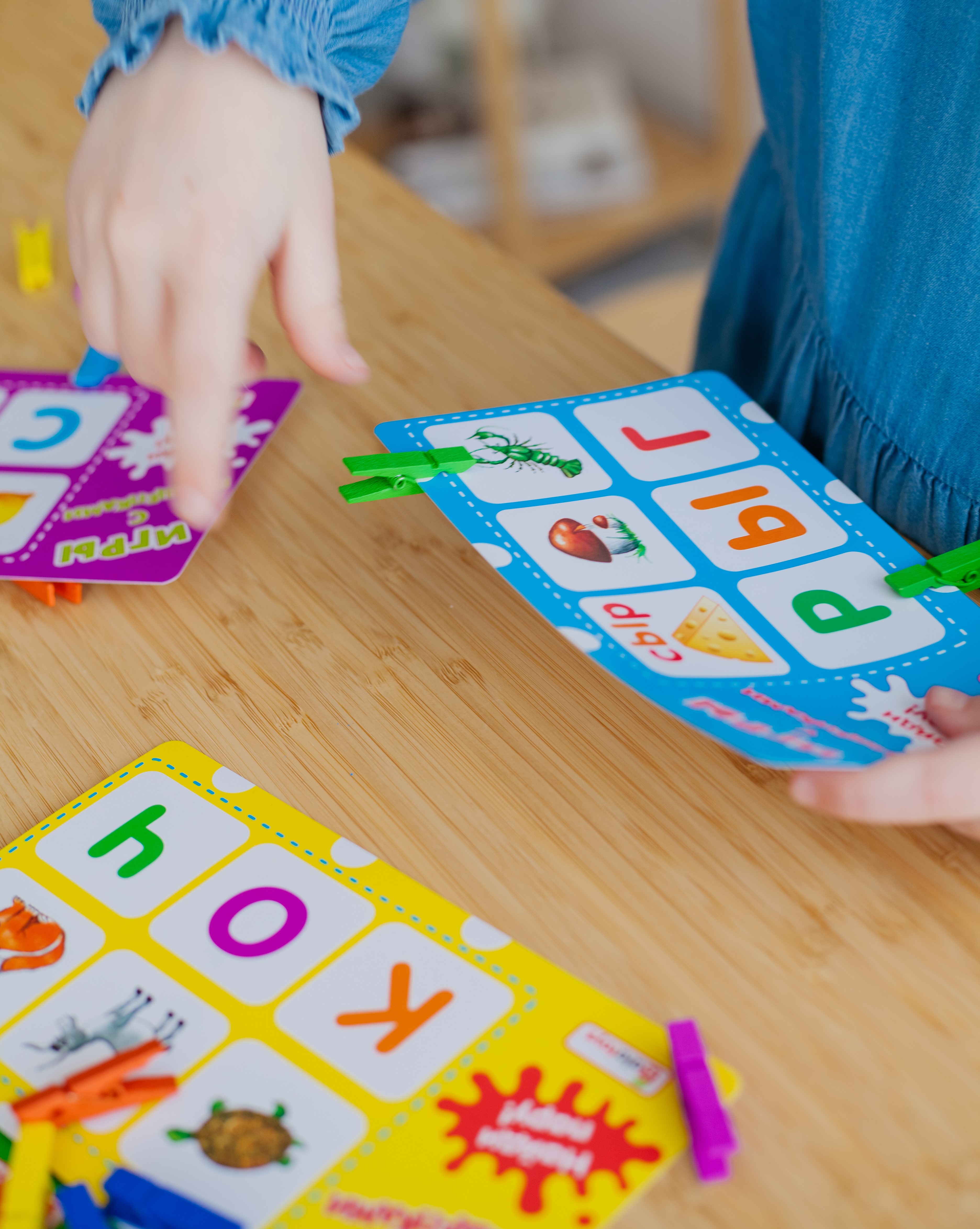 Учим буквы с прищепками Алатойс деревянная развивающая + гайд с играми - фото 15