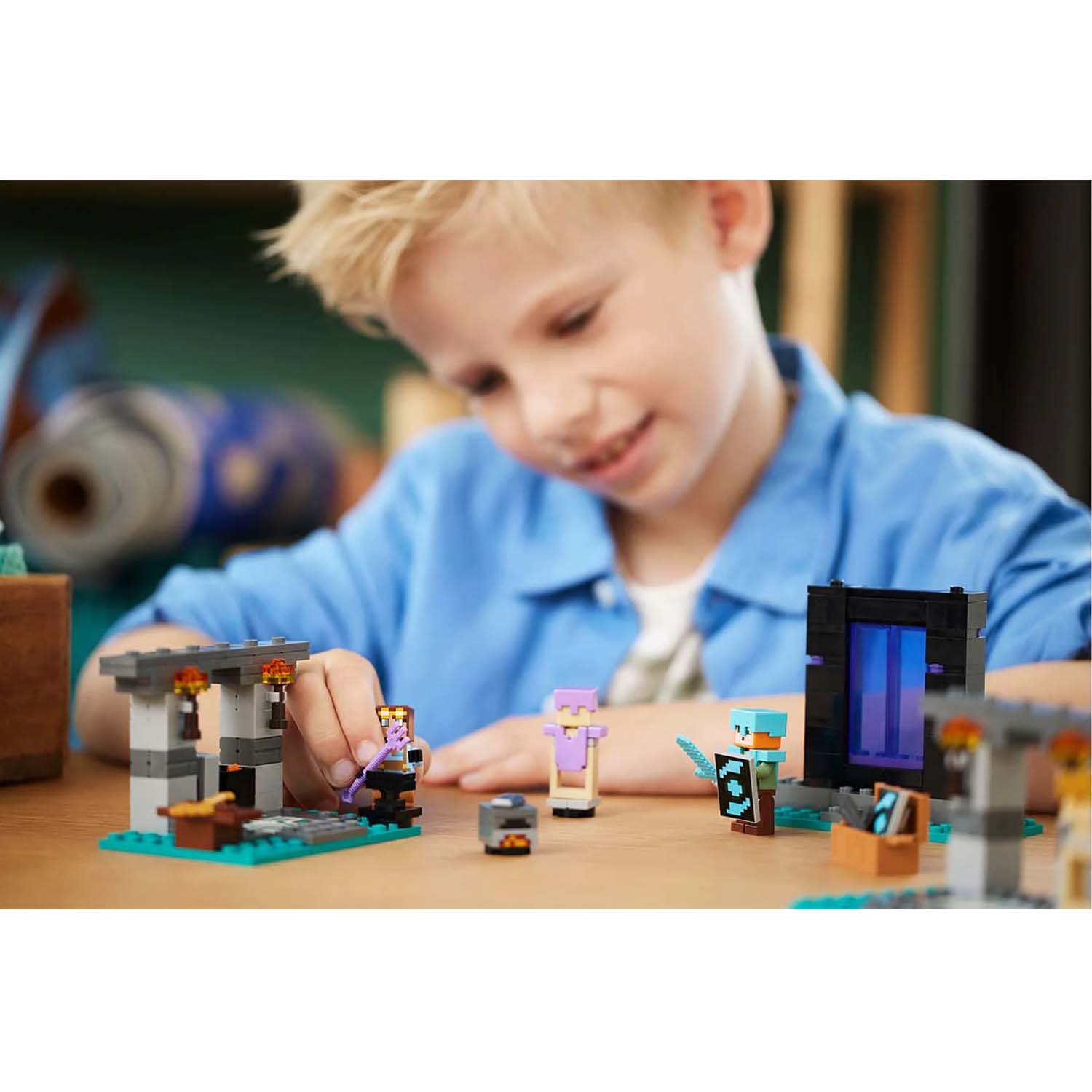 Конструктор LEGO Minecraft Оружейная палата блочный - фото 8