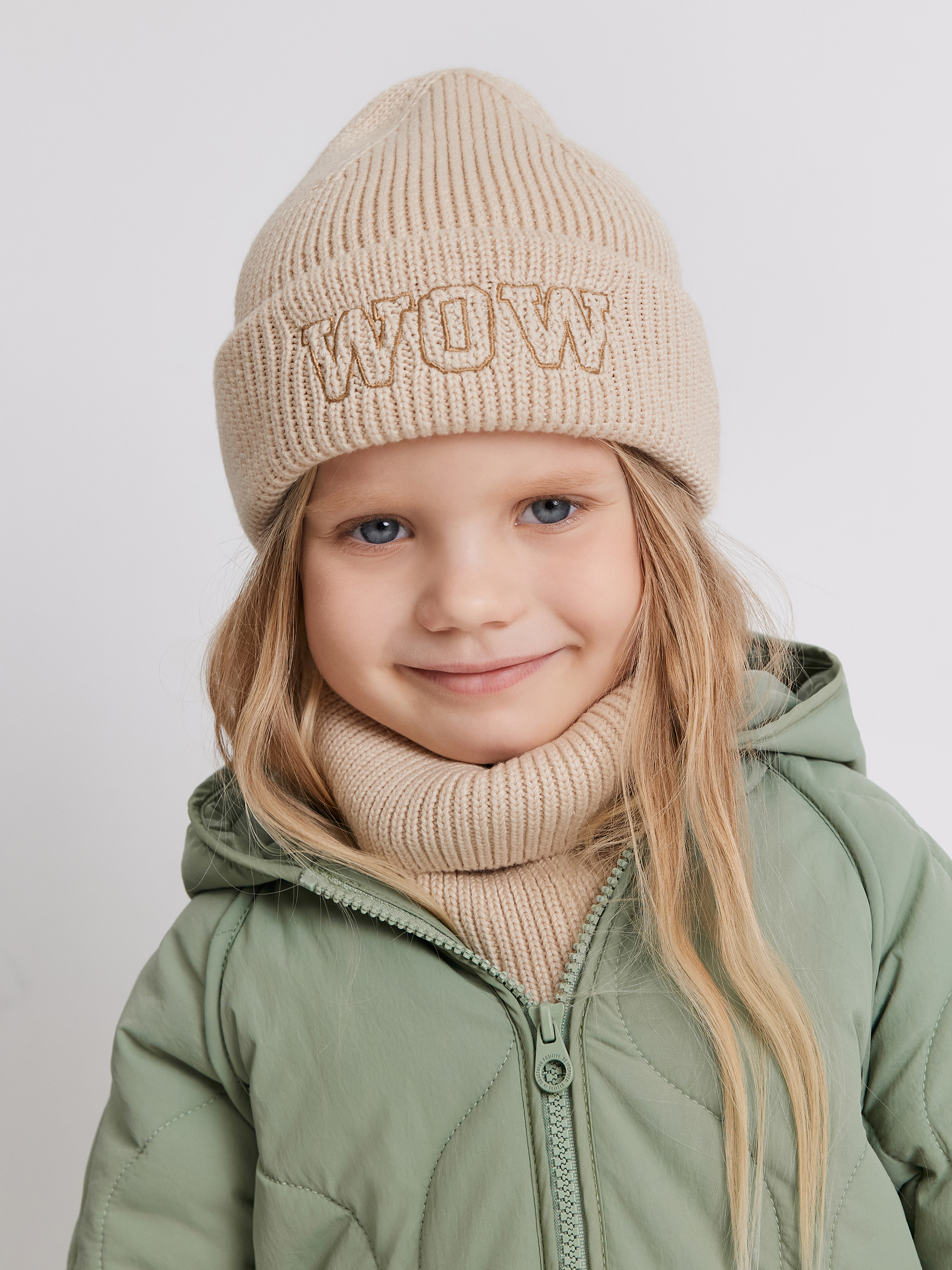 Изображение товара Вязаная двухслойная шапка бини Acoola 54 с вышивкой для детей