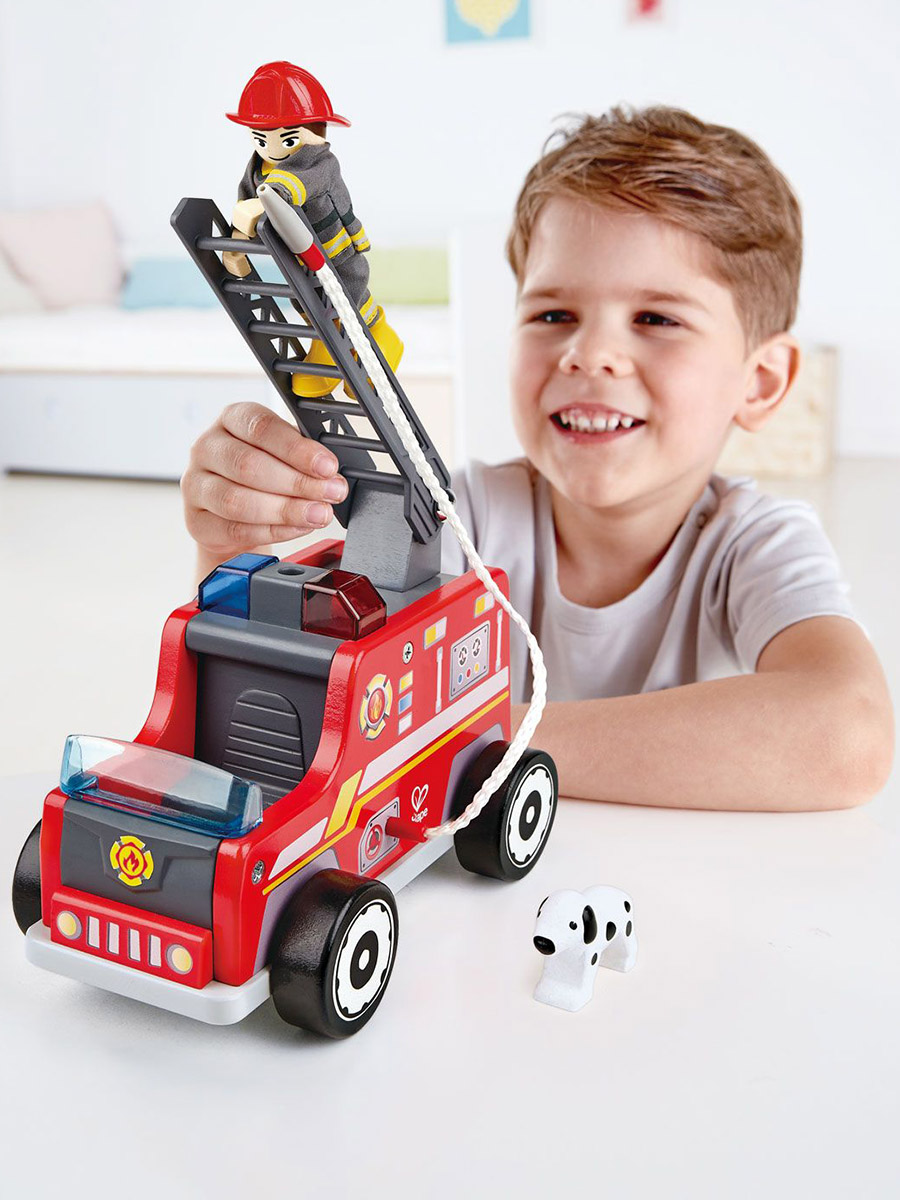 Пожарная машина Hape с водителем E3024_HP - фото 1