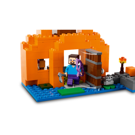 Конструктор LEGO Minecraft The Pumpkin Farm блочный