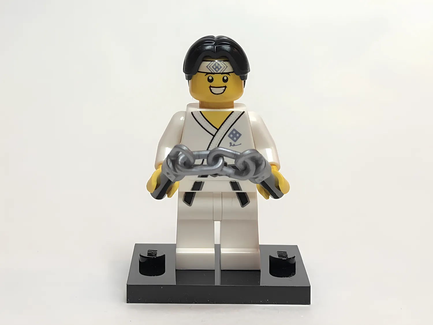 Изображение товара LEGO Минифигурка Боец боевых искусств Серия 20 Изображение товара LEGO Минифигурка Боец боевых искусств Серия 20
