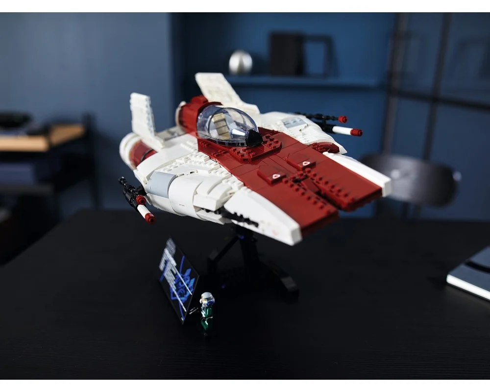 Конструктор LEGO Star Wars 75275 1668 дет. - фото 1