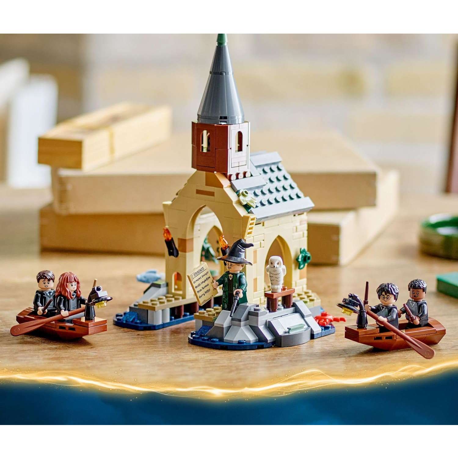 Конструктор LEGO Harry Potter Эллинг в замке Хогвартс 350 дет. - фото 9