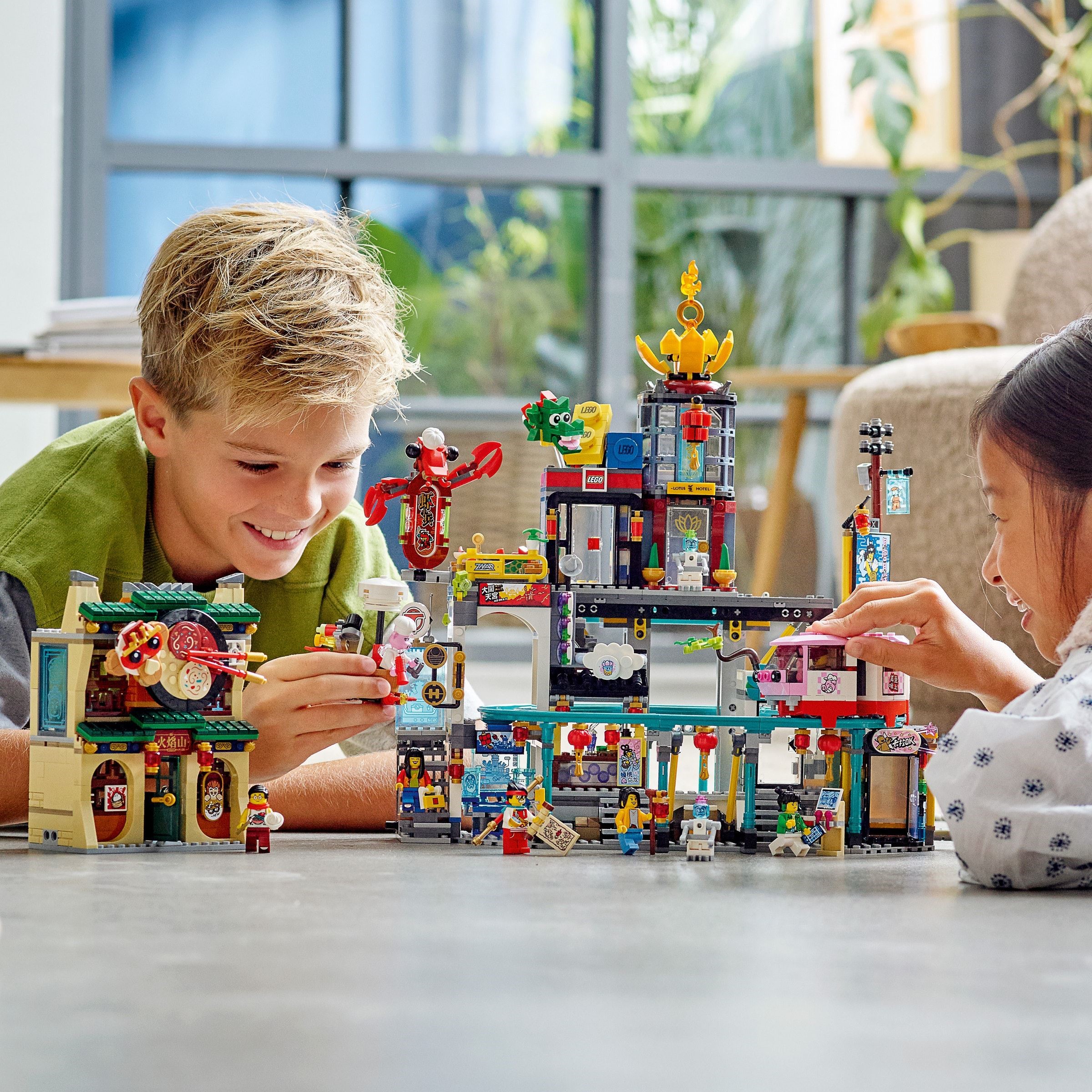 Конструктор LEGO Monkie kid Город Фонарей 2187 дет. - фото 5