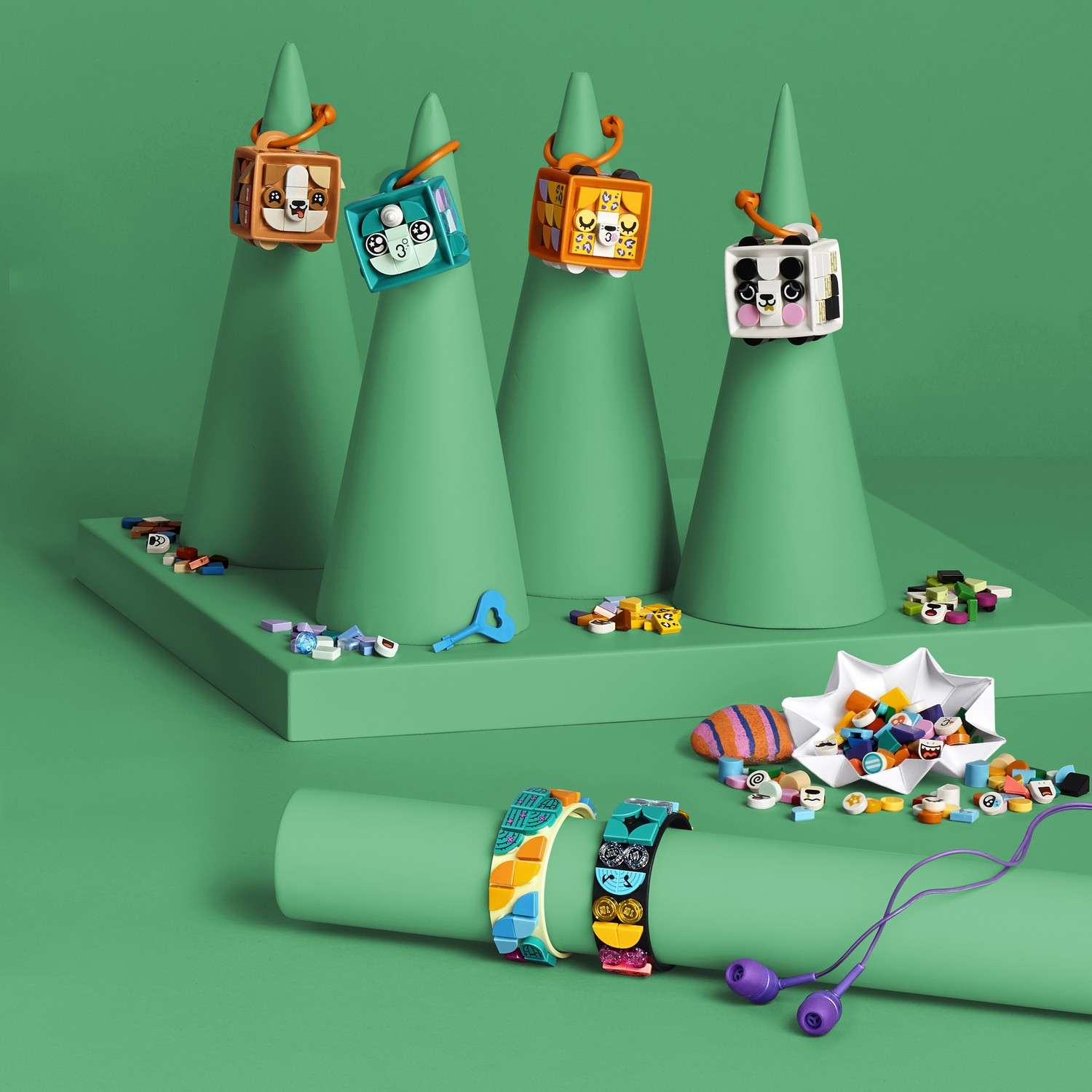 Конструктор LEGO DOTS Брелок Панда блочный - фото 6