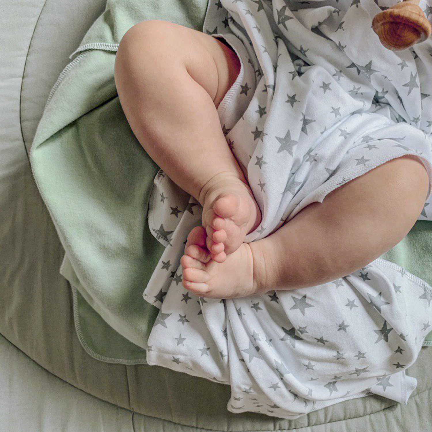 Пелёнка Mjolk Лисички Звёзды трикотаж 85х120 см 2 шт. - фото 2