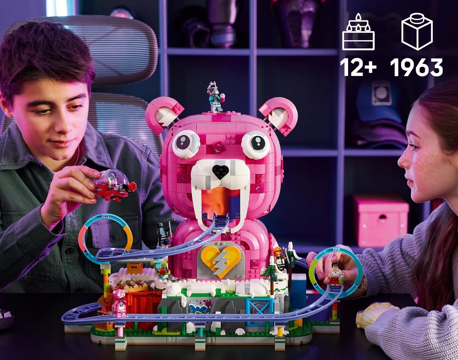 Конструктор LEGO Fortnite Праздничная пещера 1963 дет. - фото 5