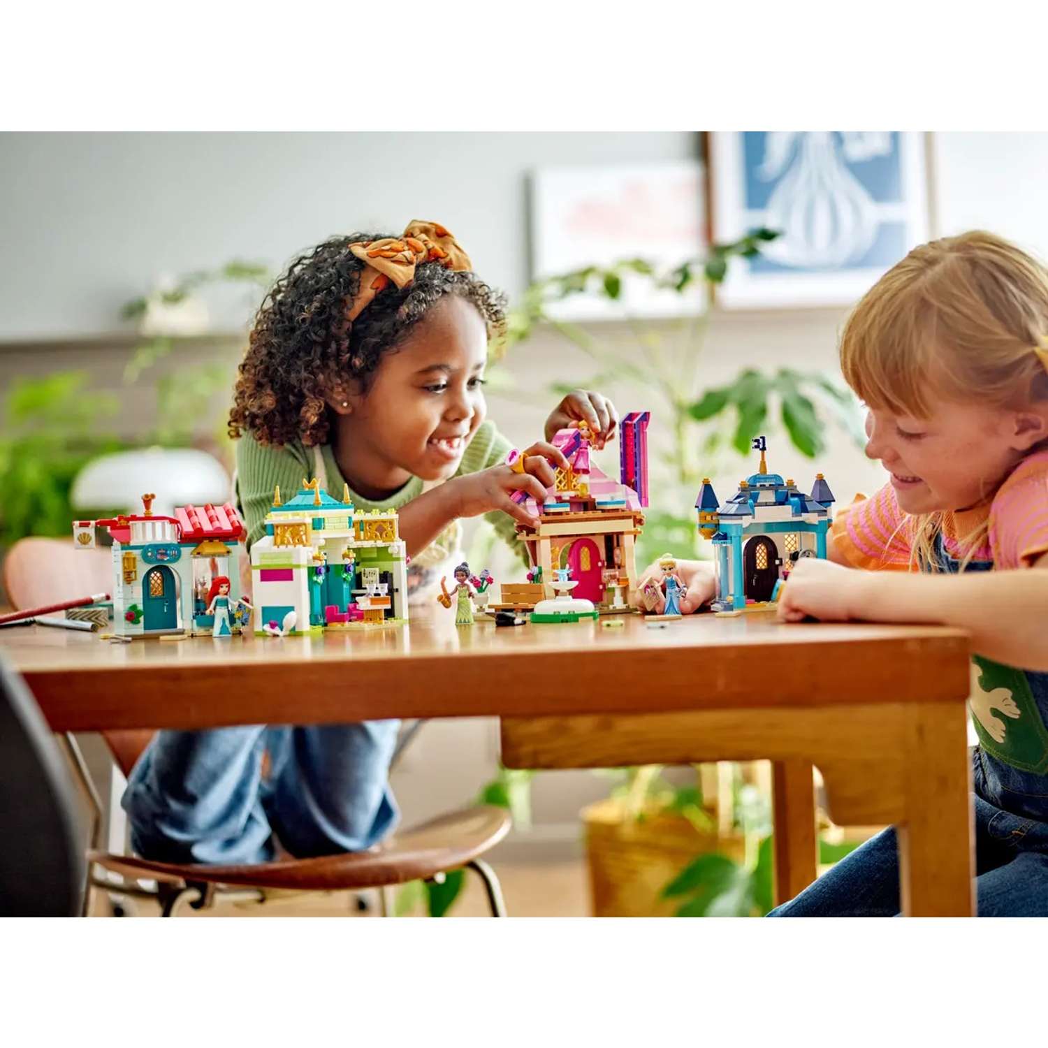 Конструктор LEGO Disney Princess 817 дет. - фото 11