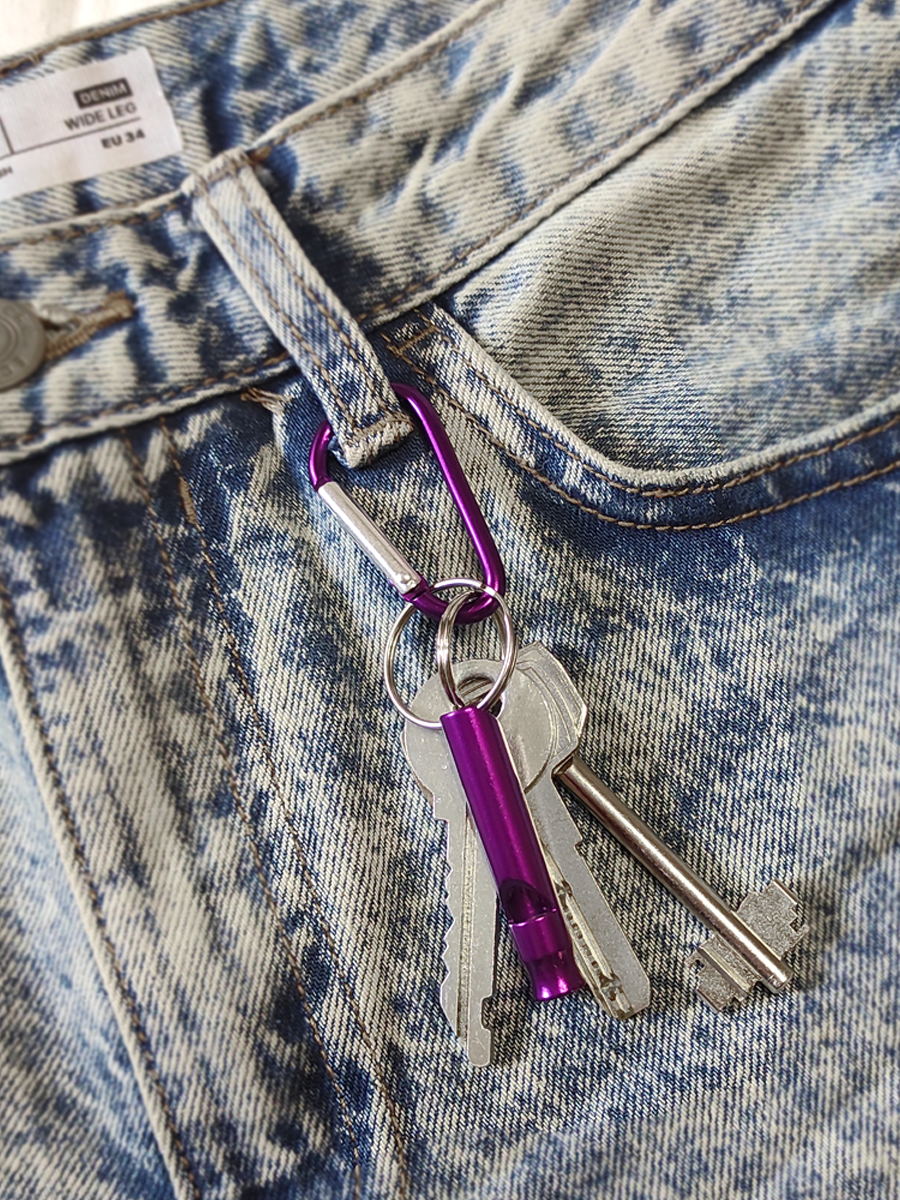 Свисток-брелок с карабином Solaris Фиолетовый - фото 7