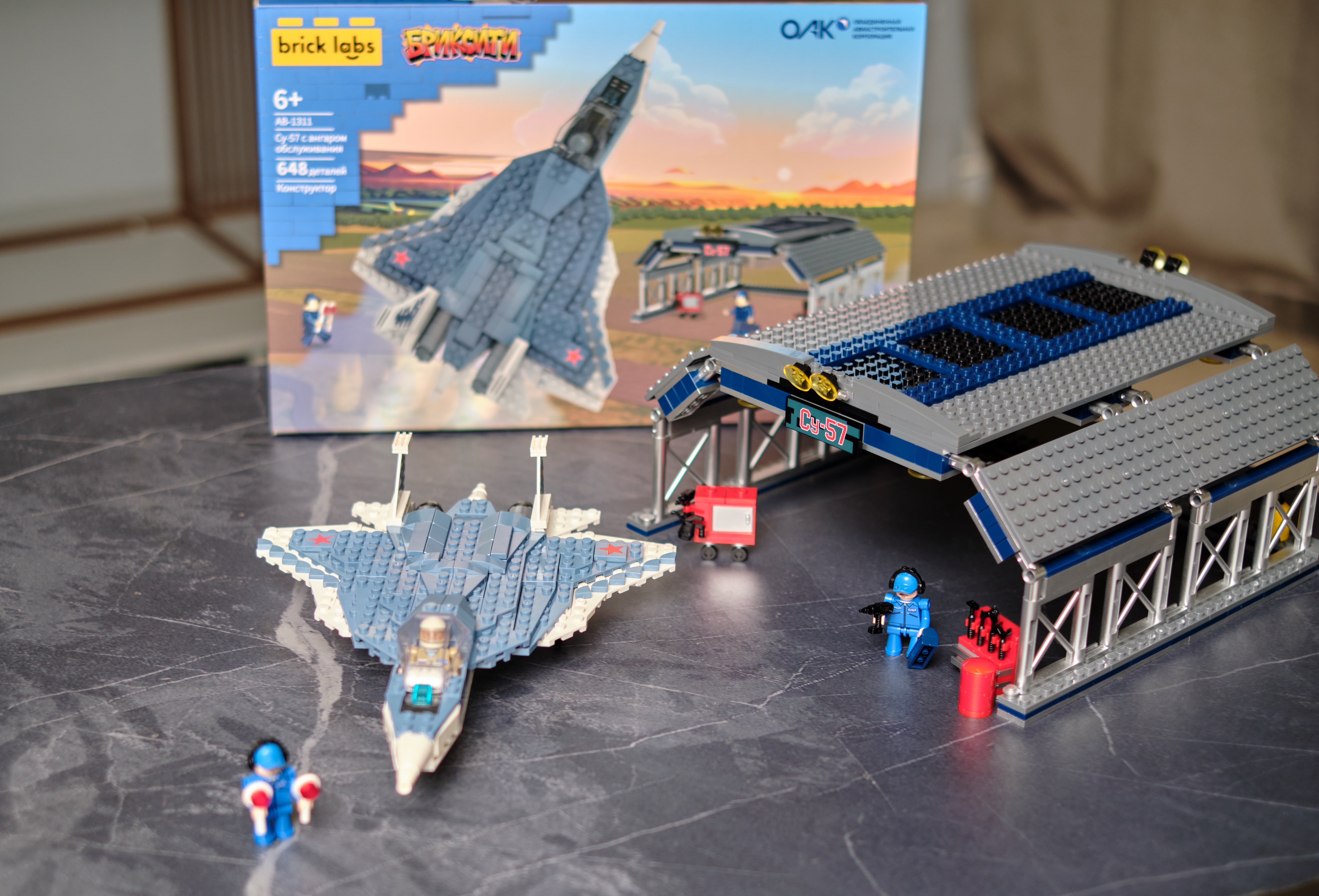 Конструктор brick labs City самолет СУ-57 с ангаром 657 дет. - фото 9