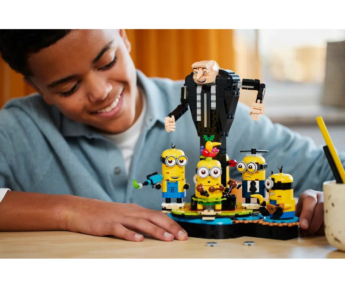 Конструктор LEGO Minions Грю и миньоны 839 дет. - фото 6