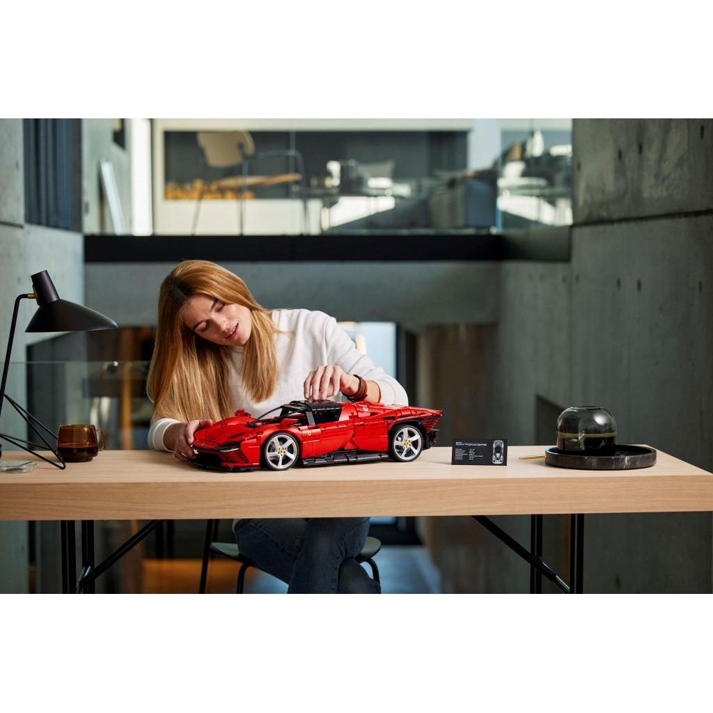 Конструктор LEGO Technic Ferrari Daytona 3778 дет. - фото 7
