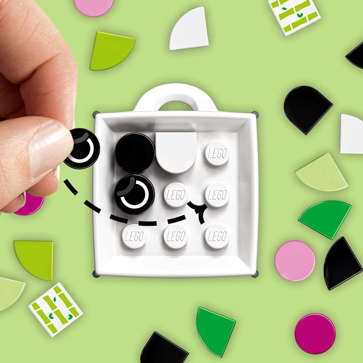 Конструктор LEGO DOTS Брелок Панда блочный - фото 9