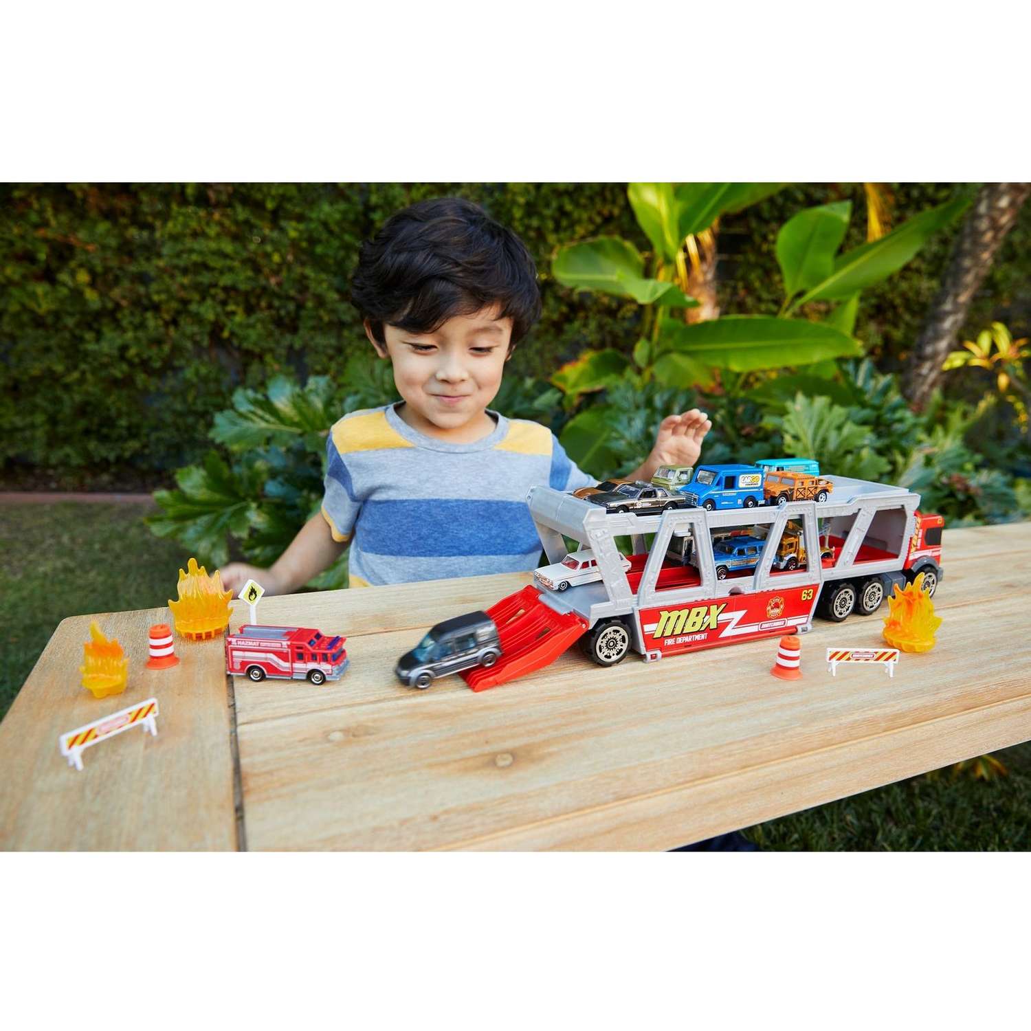 Игровой набор Matchbox Пожарный тягач 1:64 GWM23 - фото 9