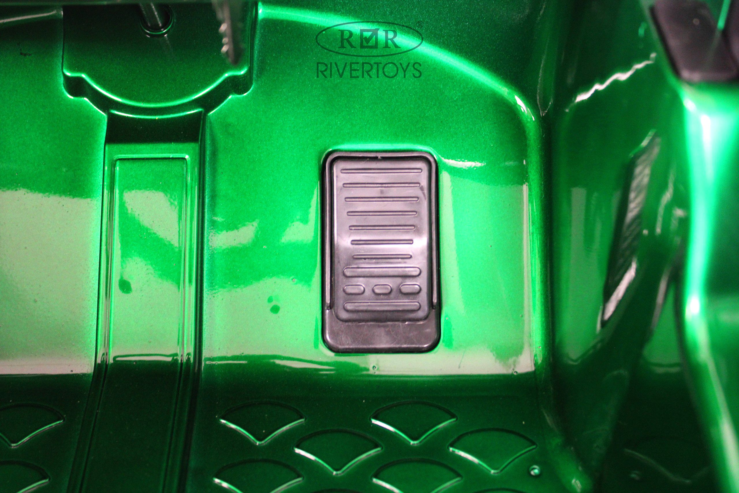 Электромобиль RIVERTOYS Mercedes X777XX-AMG-GREEN-GLANEC С пультом ДУ - фото 8
