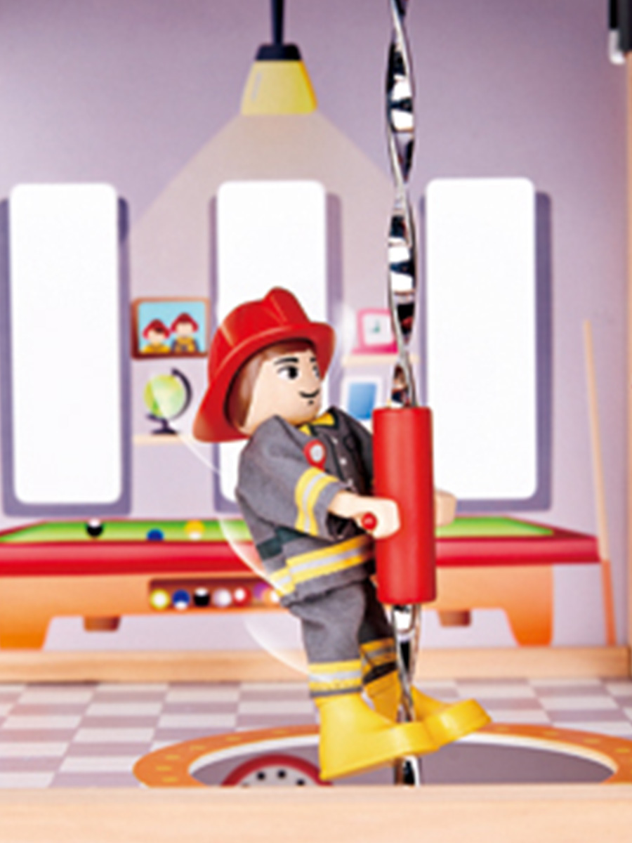 Игрушка Hape Пожарный (инструменты, экипировка) - фото 8