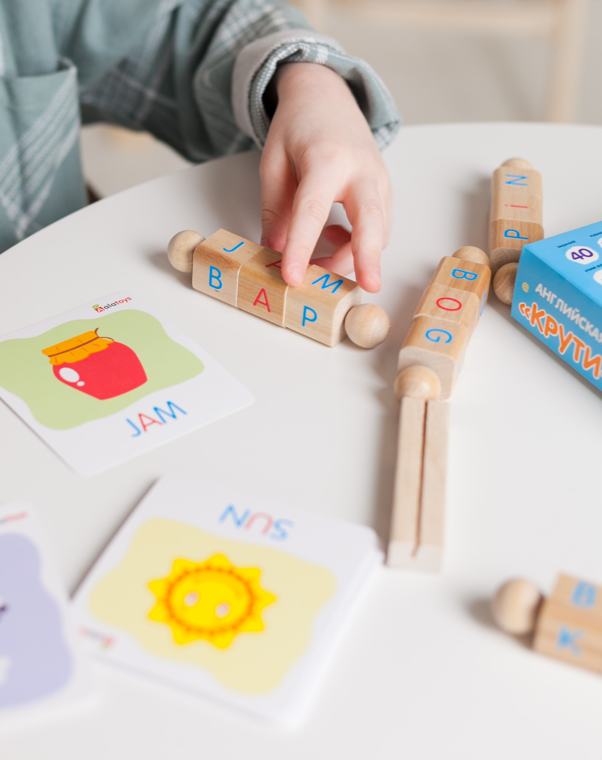 Настольная игра Alatoys Азбука на английском в ассортименте - фото 9