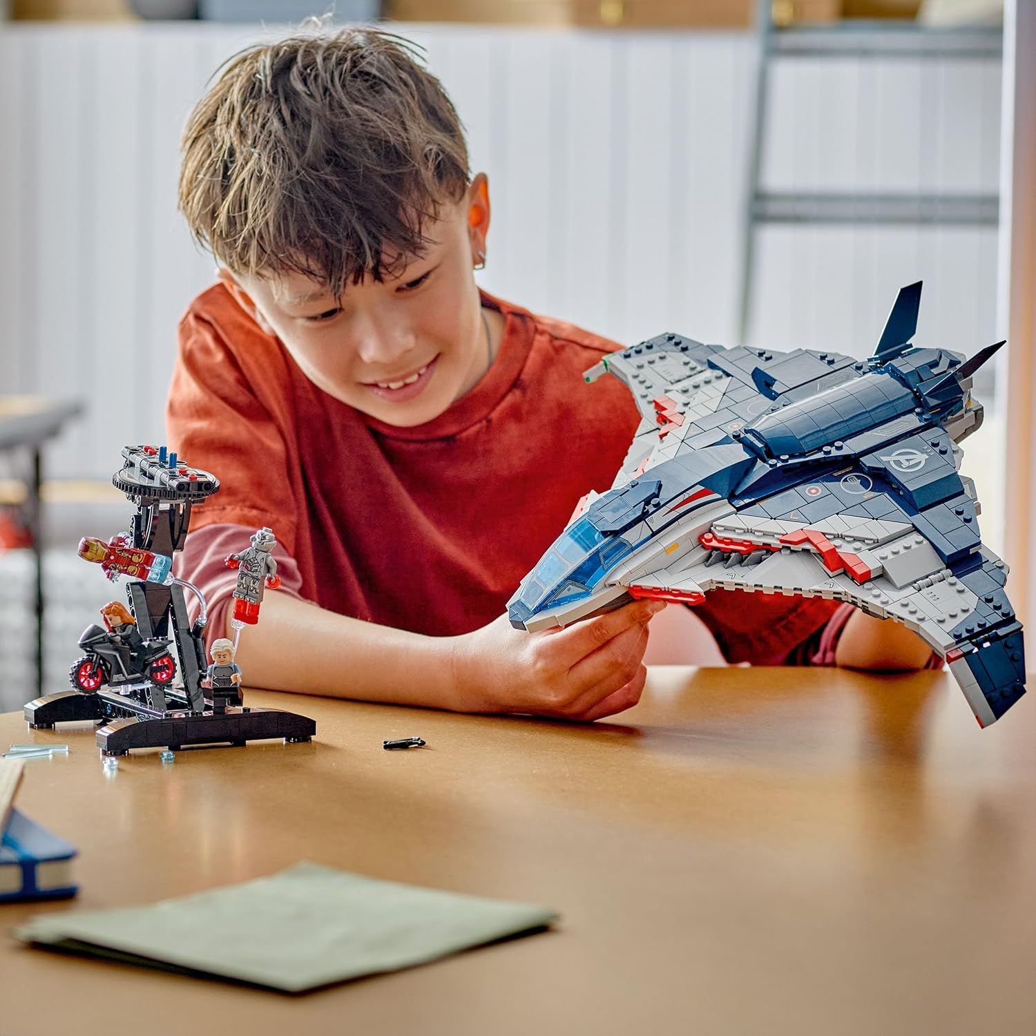 Конструктор LEGO Marvel Super Heroes Age of Ultron Quinjet 1131 дет. - фото 8