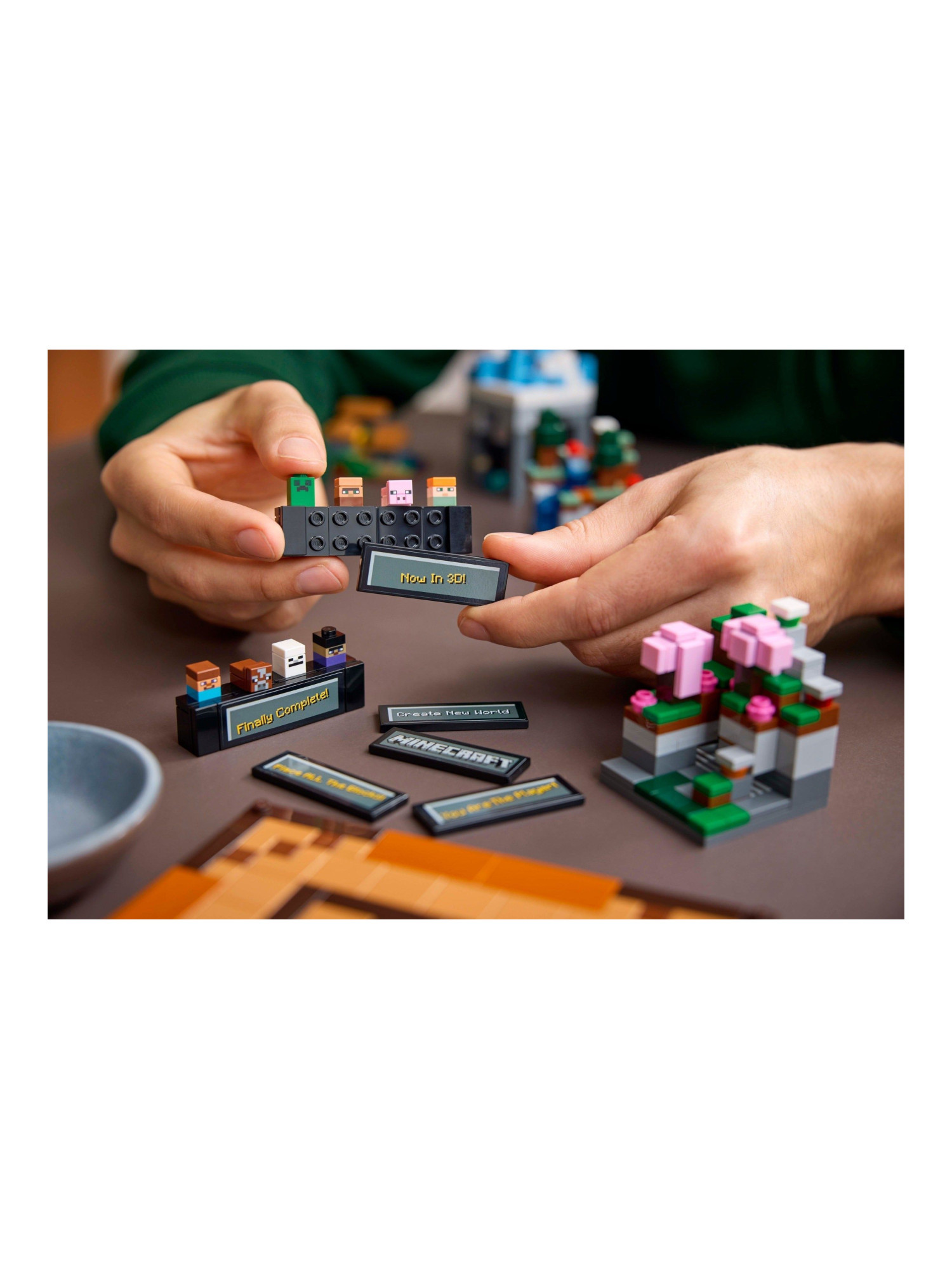 Конструктор LEGO Minecraft Верстак 1195 дет. - фото 8