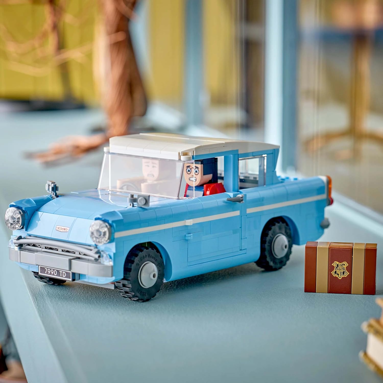 Конструктор LEGO Harry Potter Летающий Ford Anglia 868 дет. - фото 6