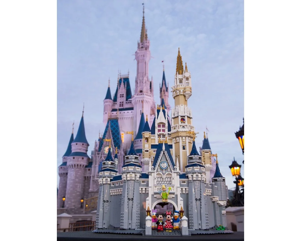 Конструктор LEGO Disney 71040 4043 дет. - фото 16