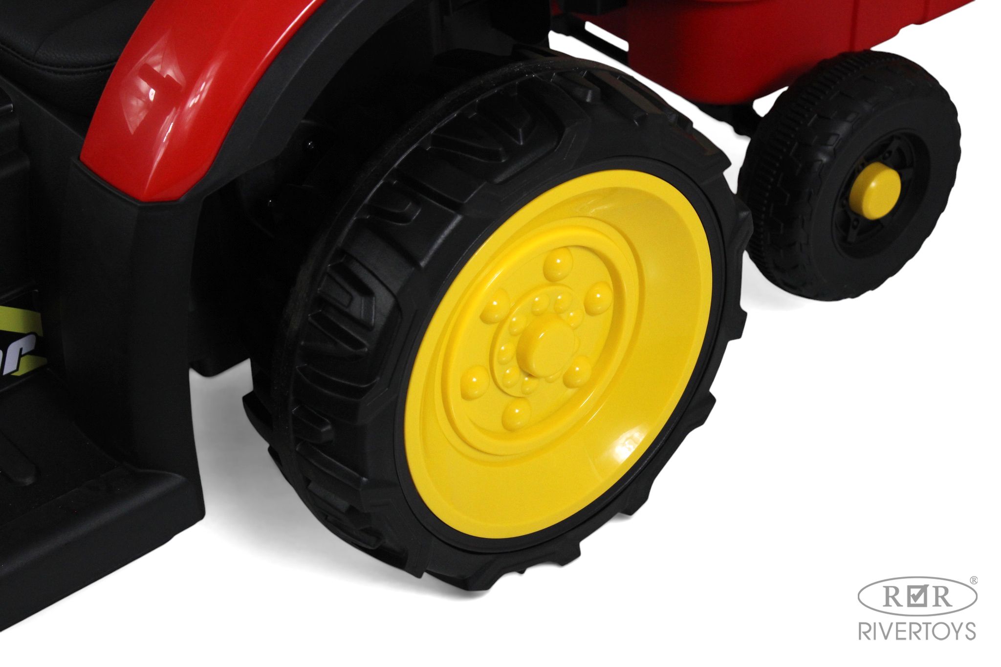 Электромобиль RIVERTOYS Z333VO-RED С пультом ДУ - фото 9