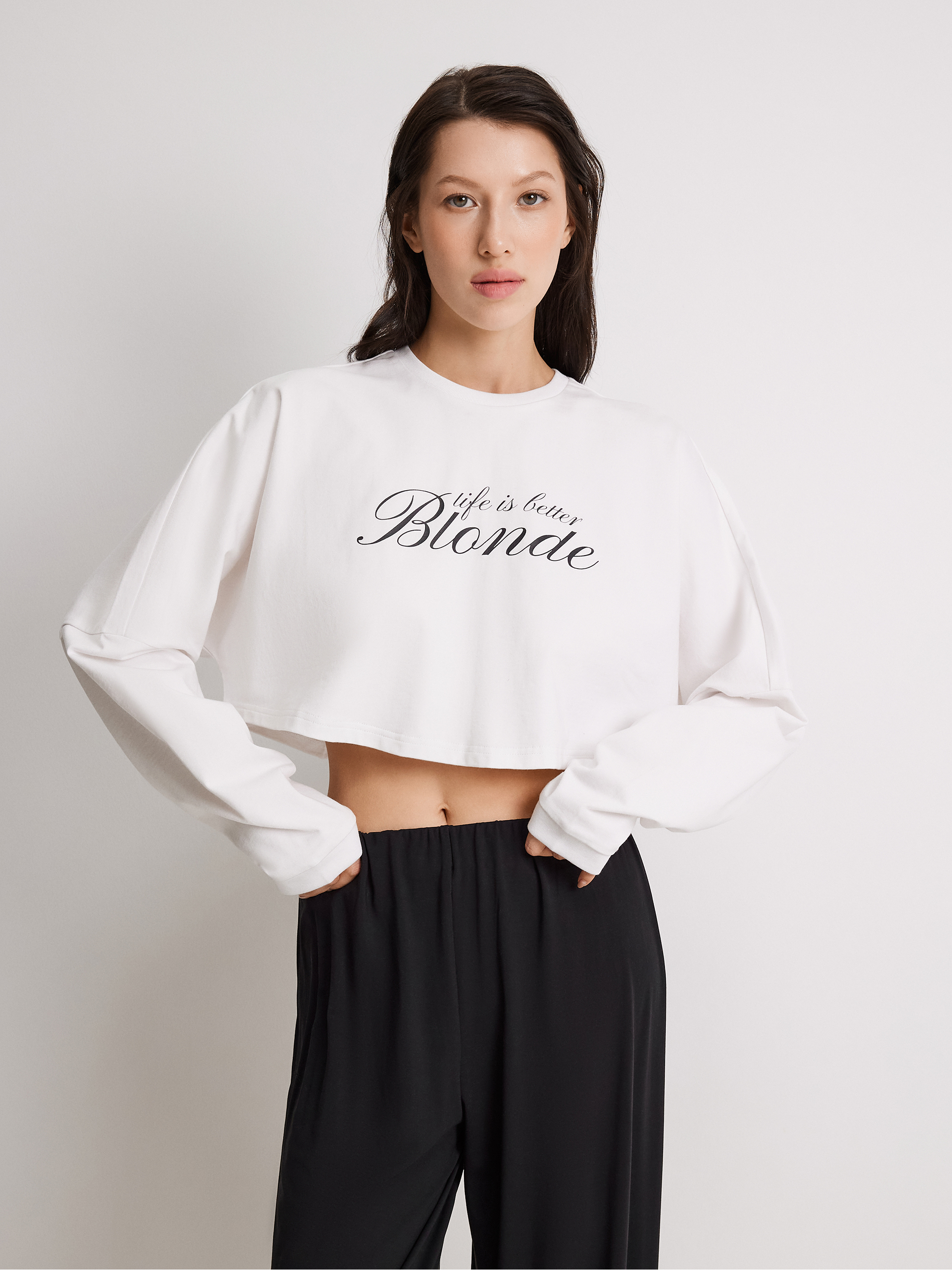 Изображение товара Женский укороченный лонгслив Infinity Lingerie с принтом "LIFE IS BETTER BLONDE" Изображение товара Женский укороченный лонгслив Infinity Lingerie с принтом "LIFE IS BETTER BLONDE"