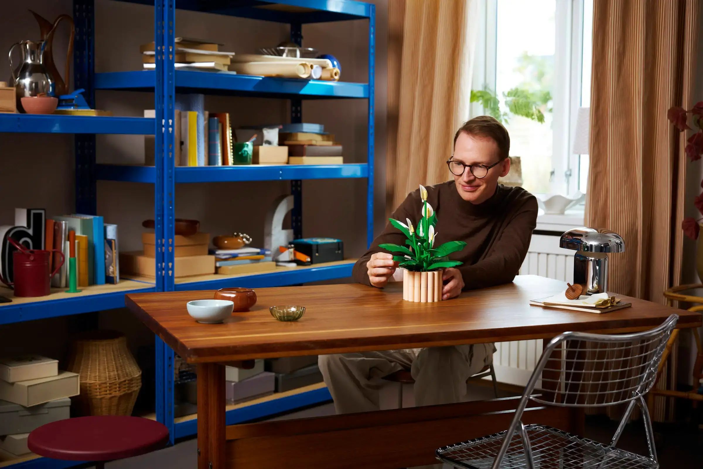 Конструктор LEGO Botanicals Спатифиллум 474 дет. - фото 14