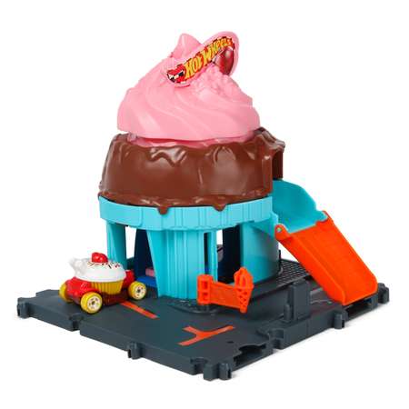 Трек Hot Wheels City Downtown Ice Cream Swir с лифтом