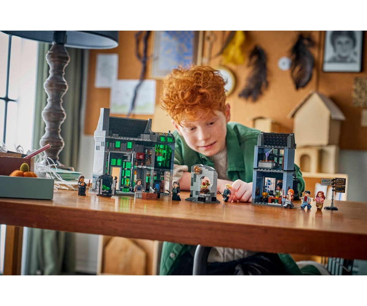 Конструктор LEGO Harry Potter Лютный переулок 788 дет. - фото 11