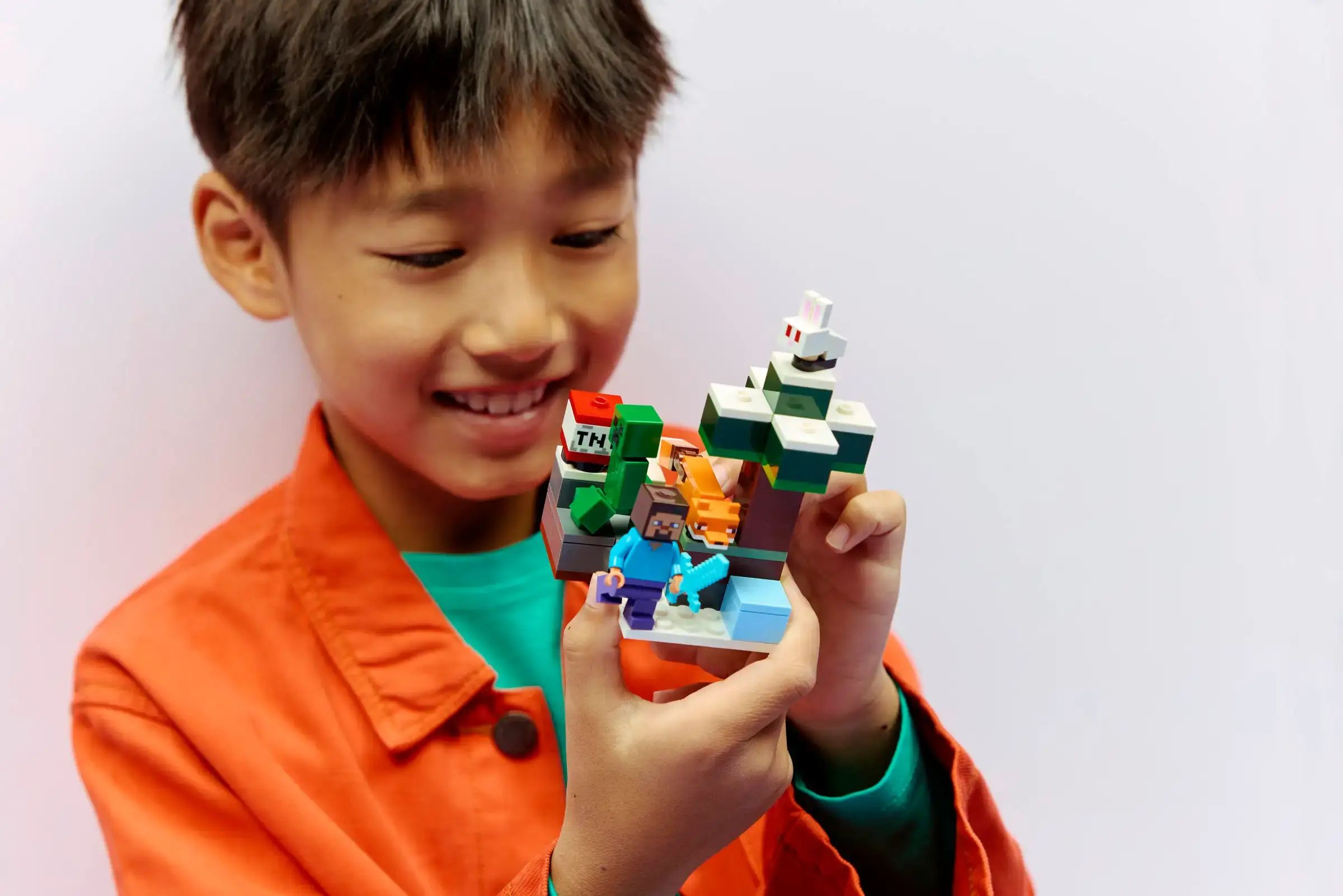 Конструктор LEGO Minecraft Приключения Стива в тайге 79 дет. - фото 5