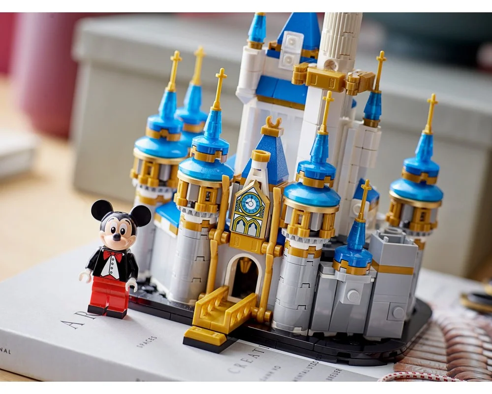 Конструктор LEGO Disney 40478 567 дет. - фото 6
