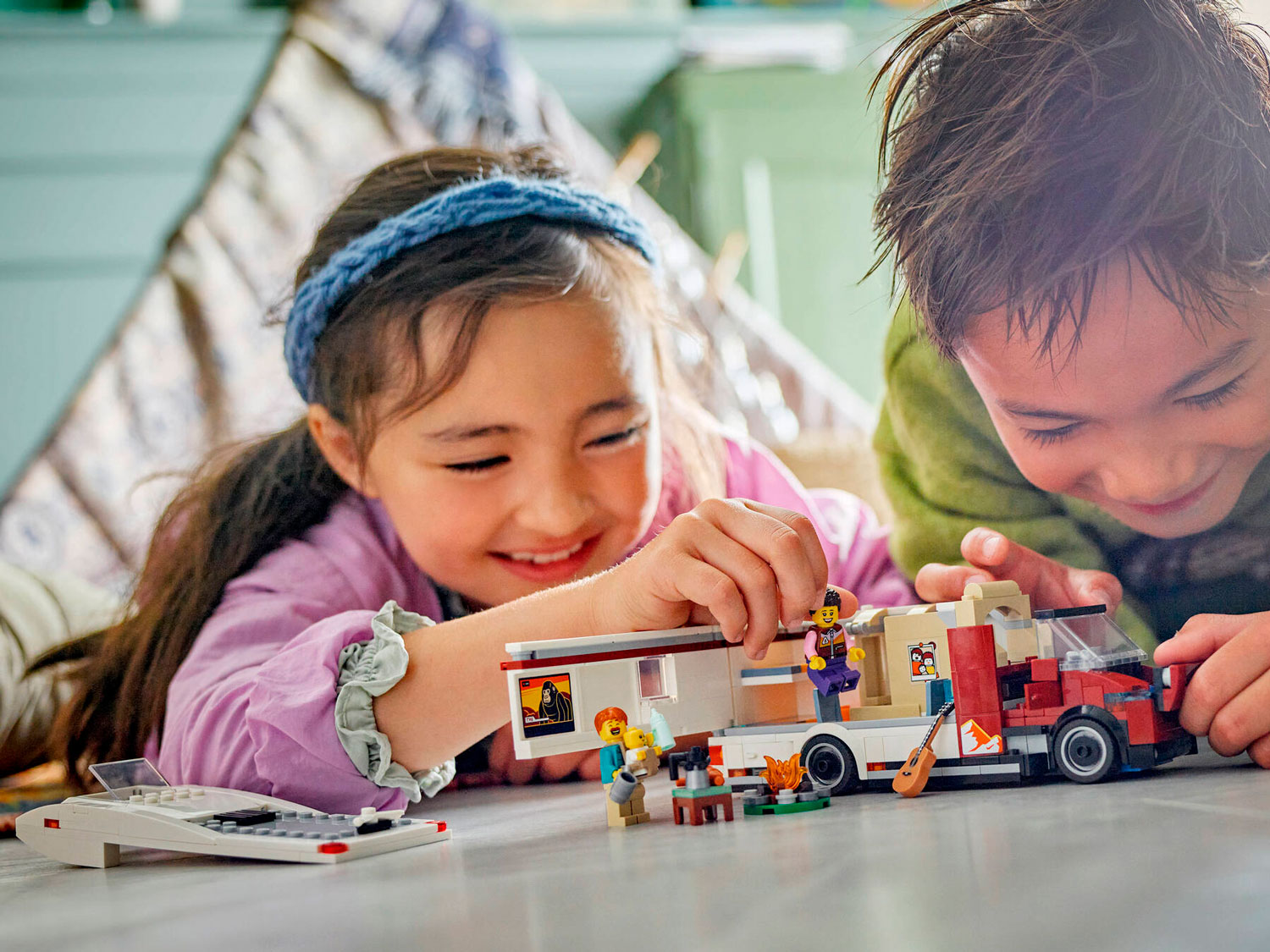 Конструктор LEGO City Семейные приключения 60454 385 дет. - фото 11
