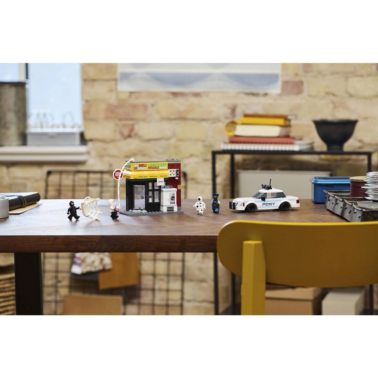 Конструктор LEGO Marvel Super Heroes Паутина Вселенных 375 дет. - фото 7