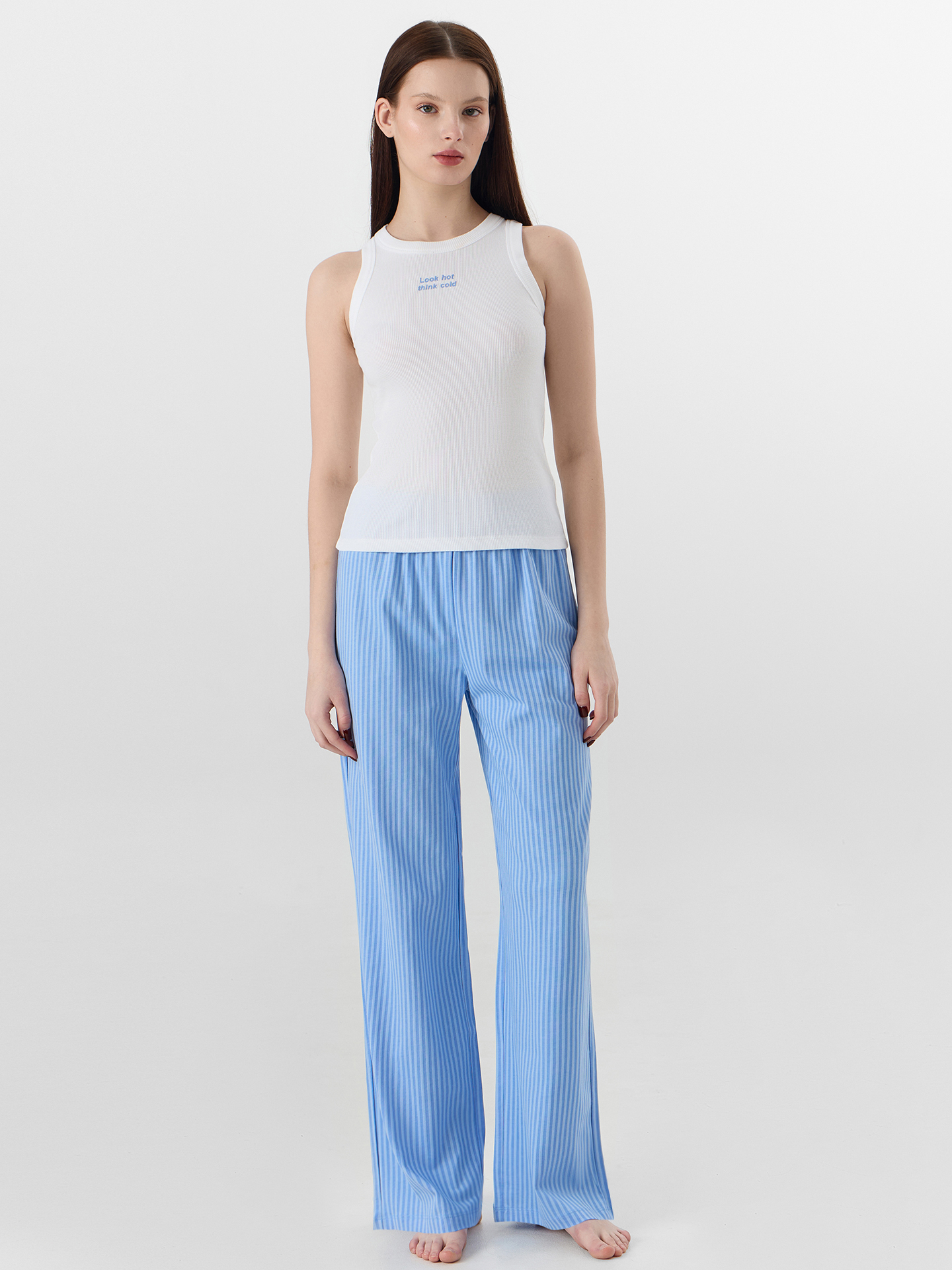 Изображение товара Стильная и комфортная женская пижама из хлопка Mark Formelle