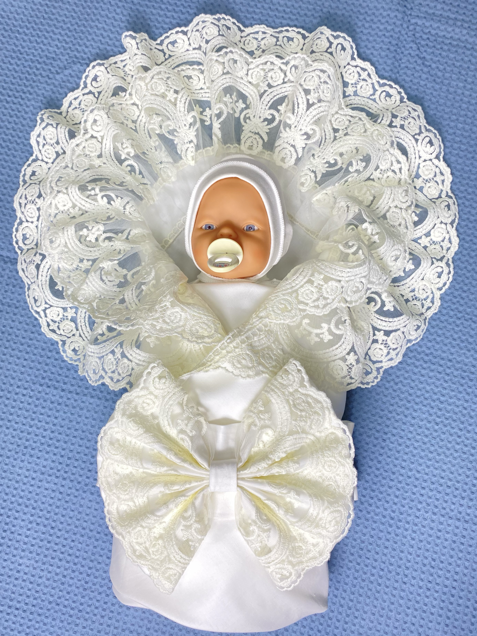 Конверт на выписку Делоникс Пеленка уголок с кружевом бежевый - фото 10