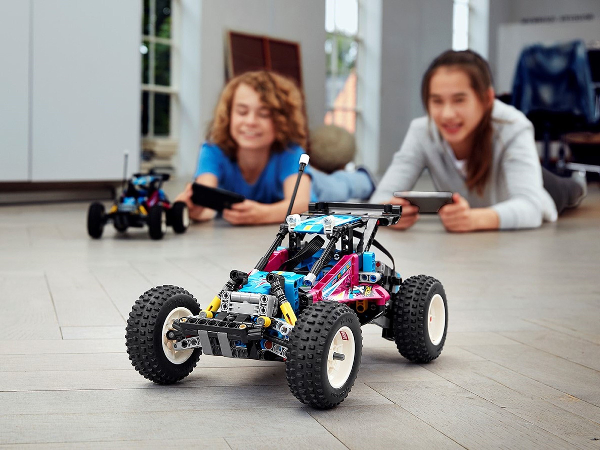 Конструктор LEGO Technic 42124 374 дет. - фото 2