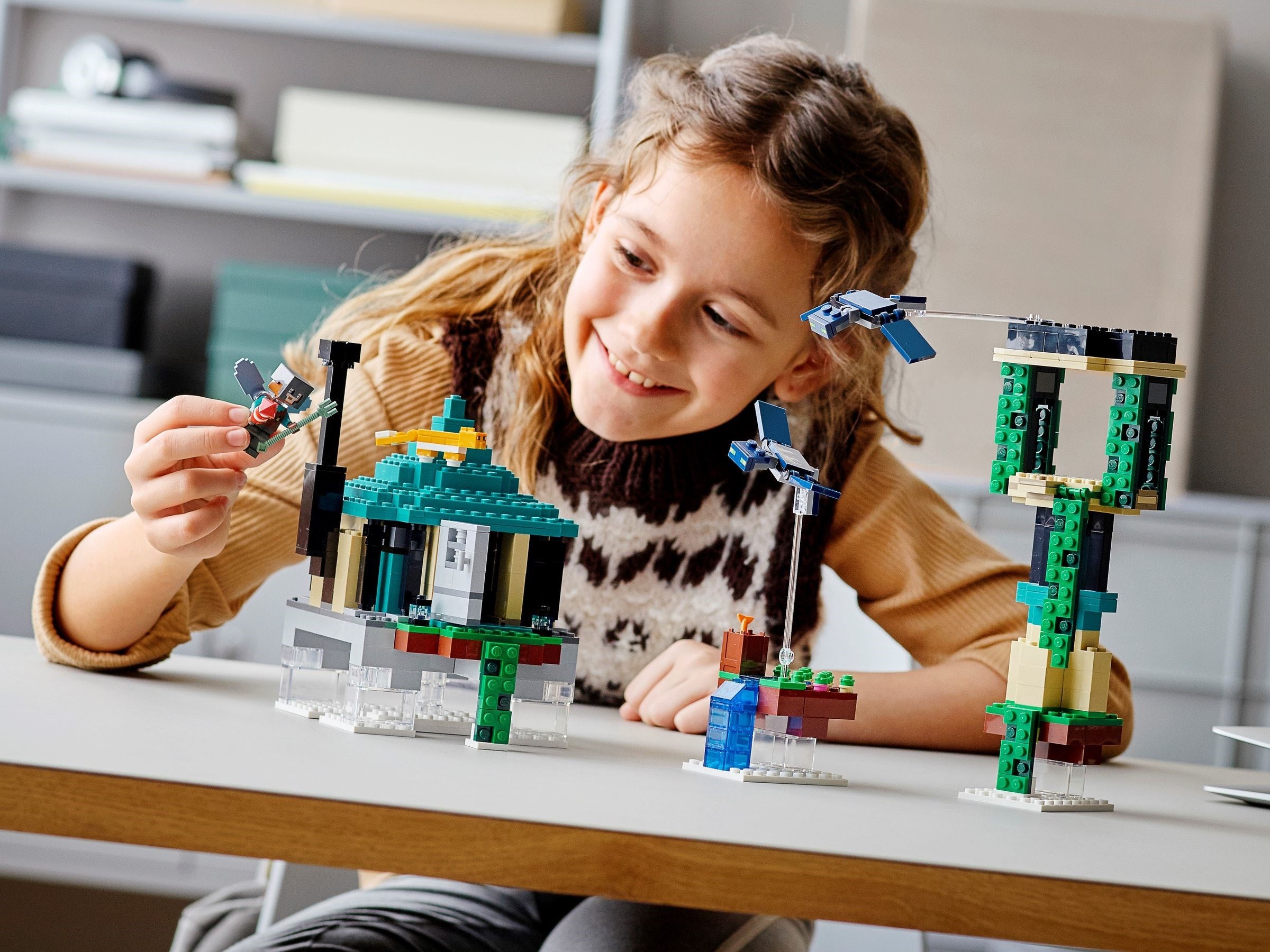Конструктор LEGO Minecraft 21173 565 дет. - фото 2