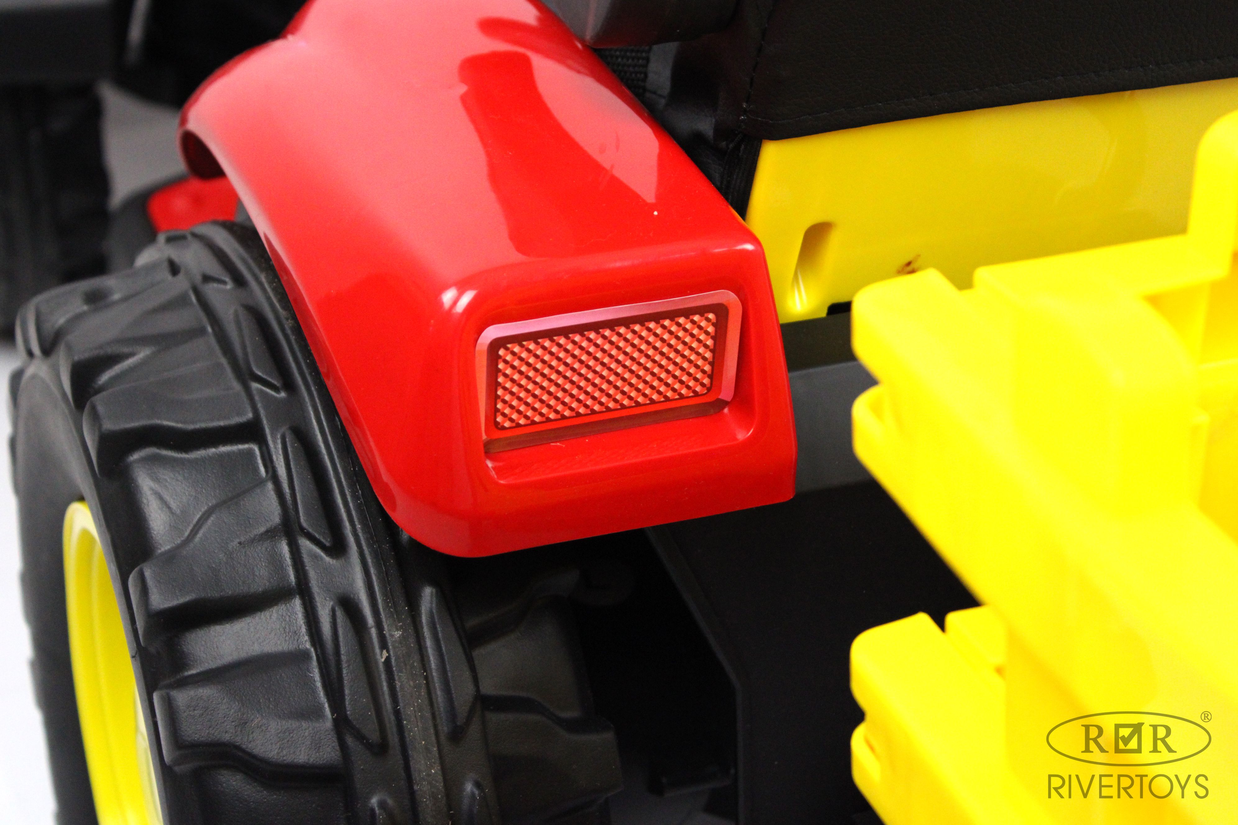 Электромобиль RIVERTOYS O555OO-RED С пультом ДУ - фото 5