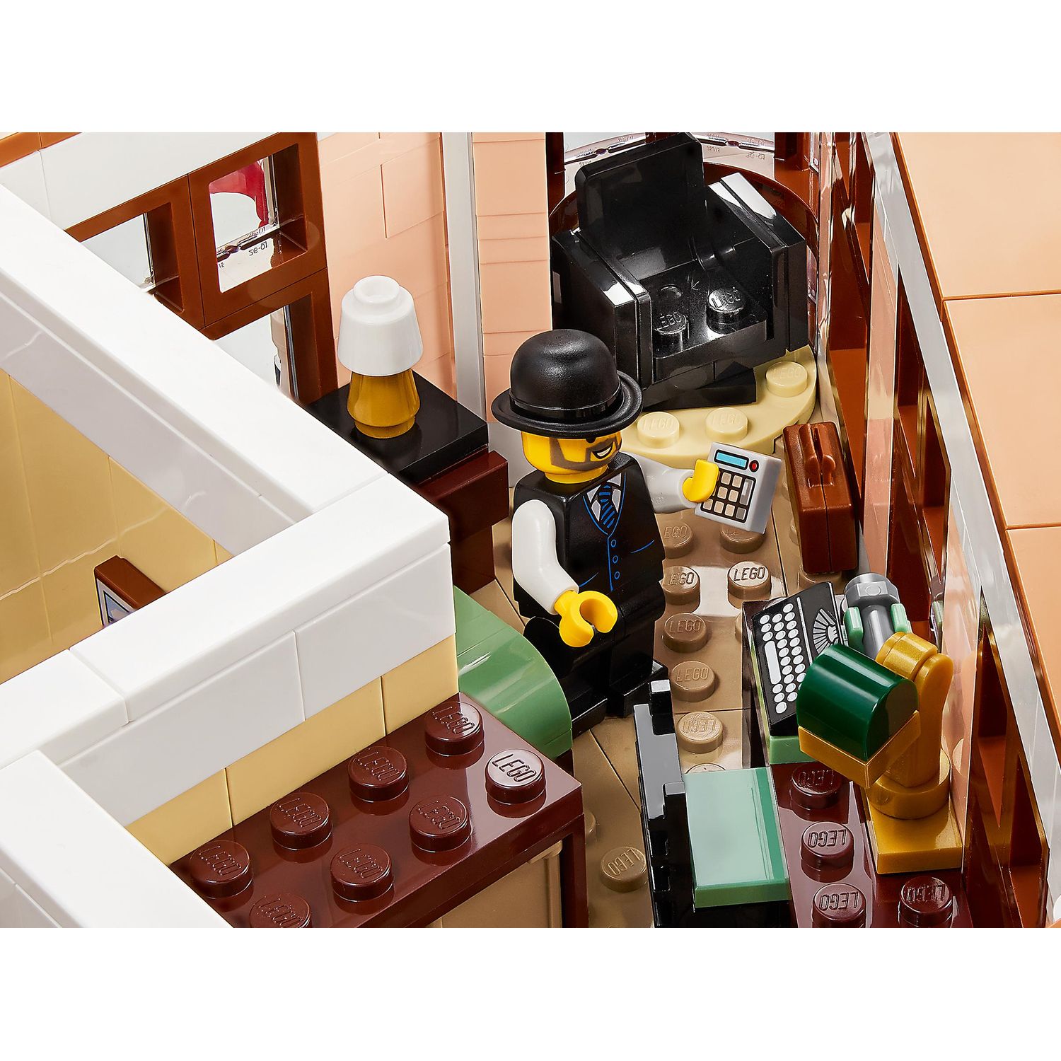 Конструктор LEGO Icons Бутик-отель блочный - фото 7