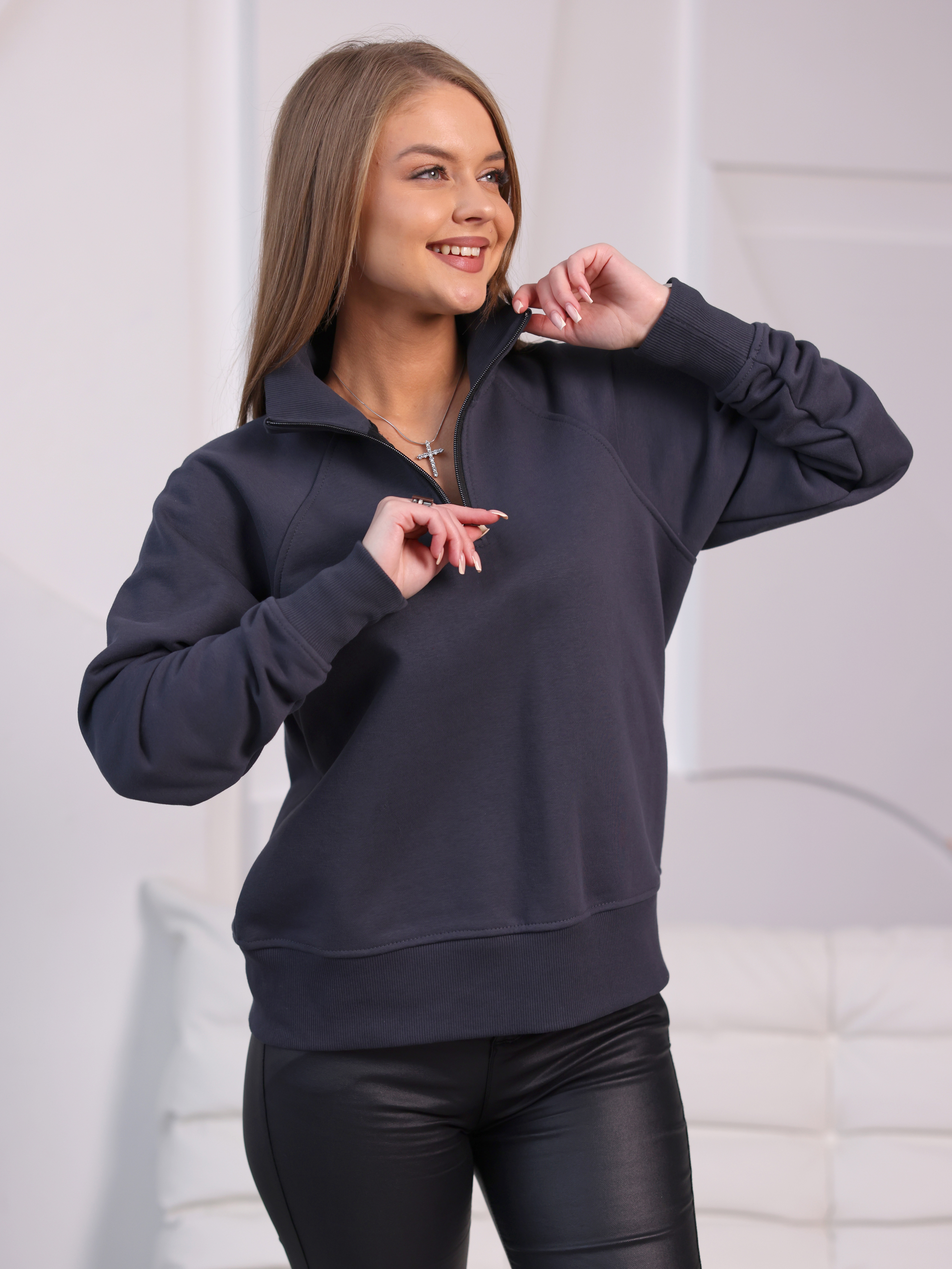 Изображение товара Женская толстовка Агапэ 50 на молнии из футера без начеса стильная и комфортная