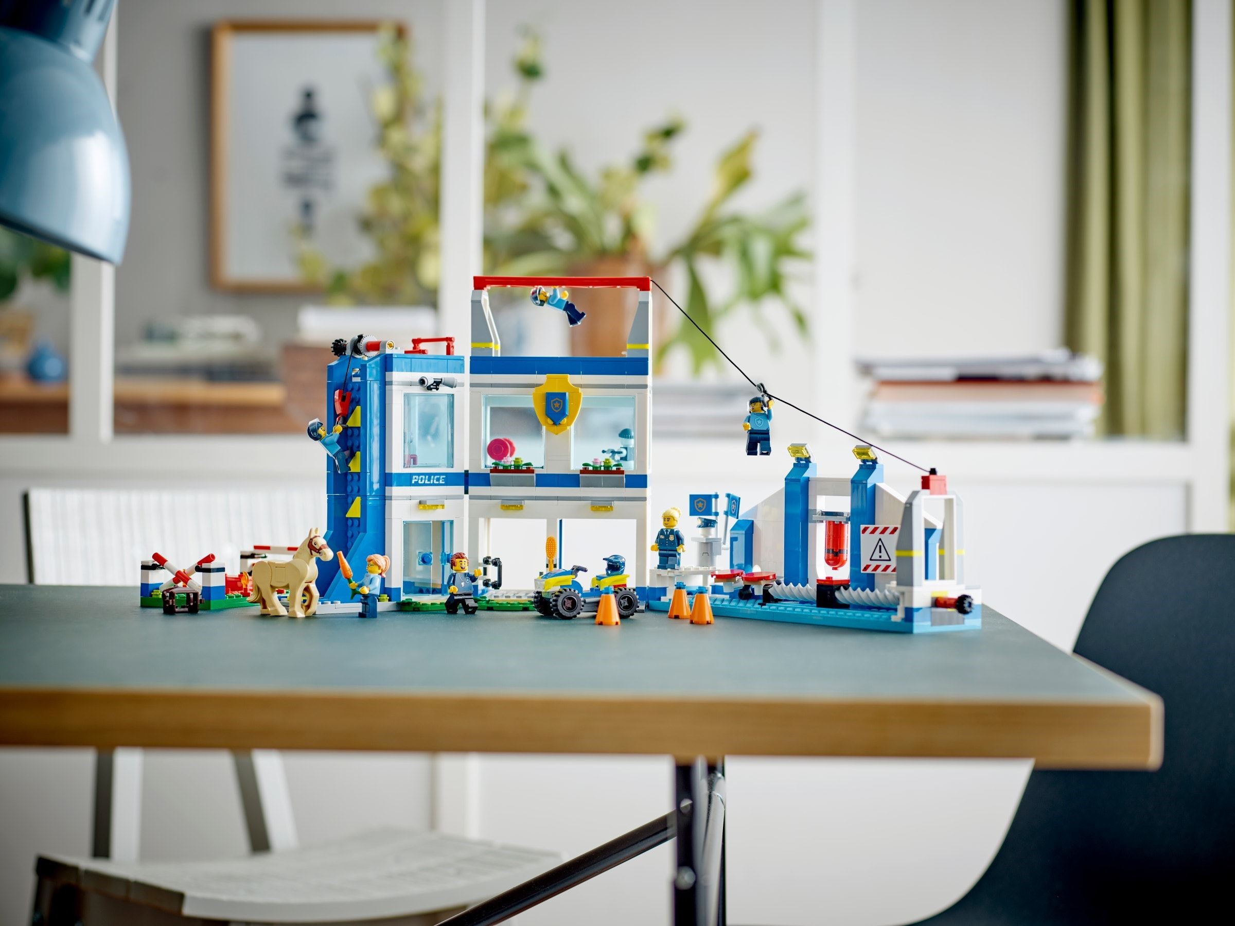 Конструктор LEGO City 60372 823 дет. - фото 5