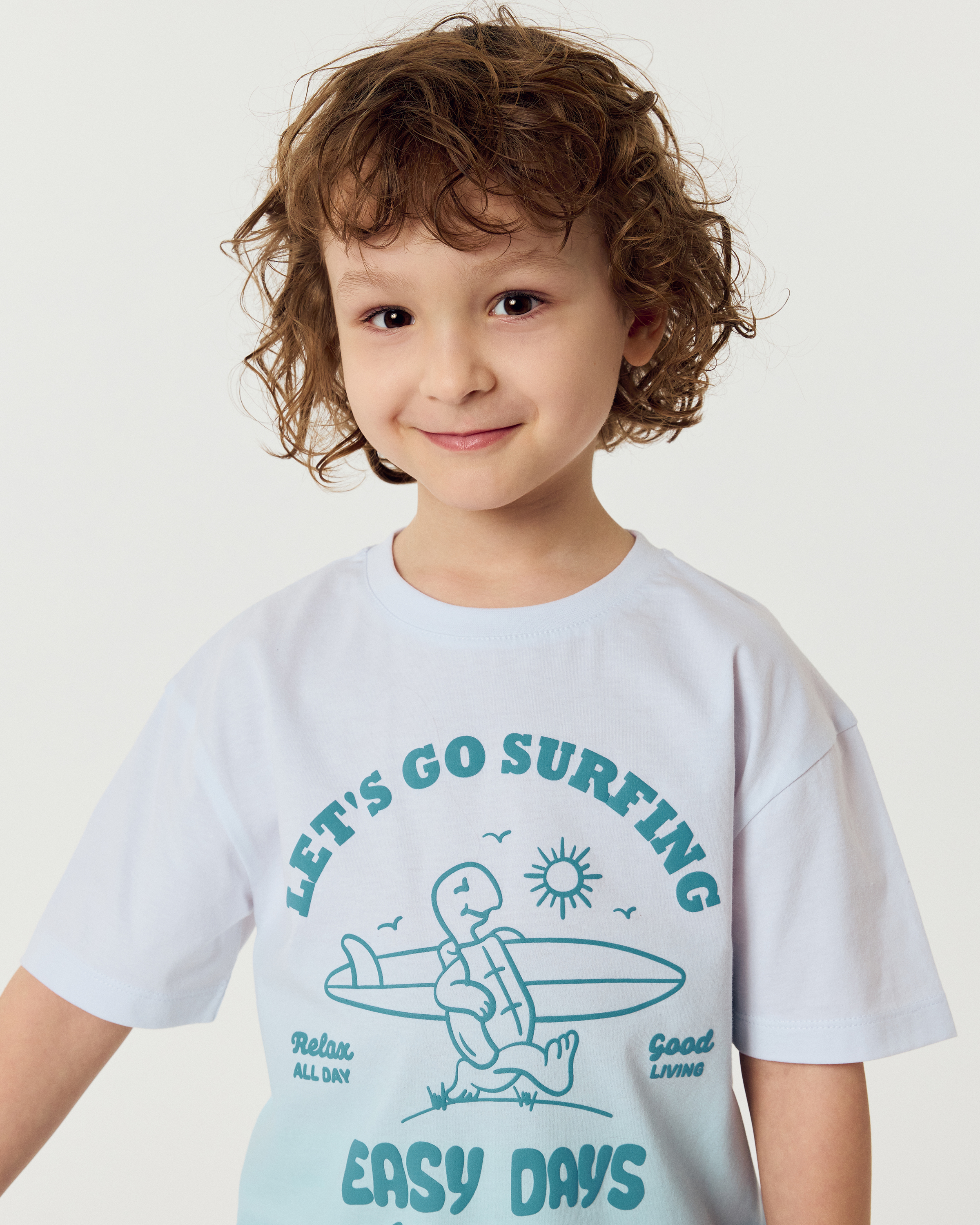 Изображение товара Futurino Футболка 92 белая с градиентом, 100% хлопок Изображение товара Futurino Футболка 92 белая с градиентом, 100% хлопок