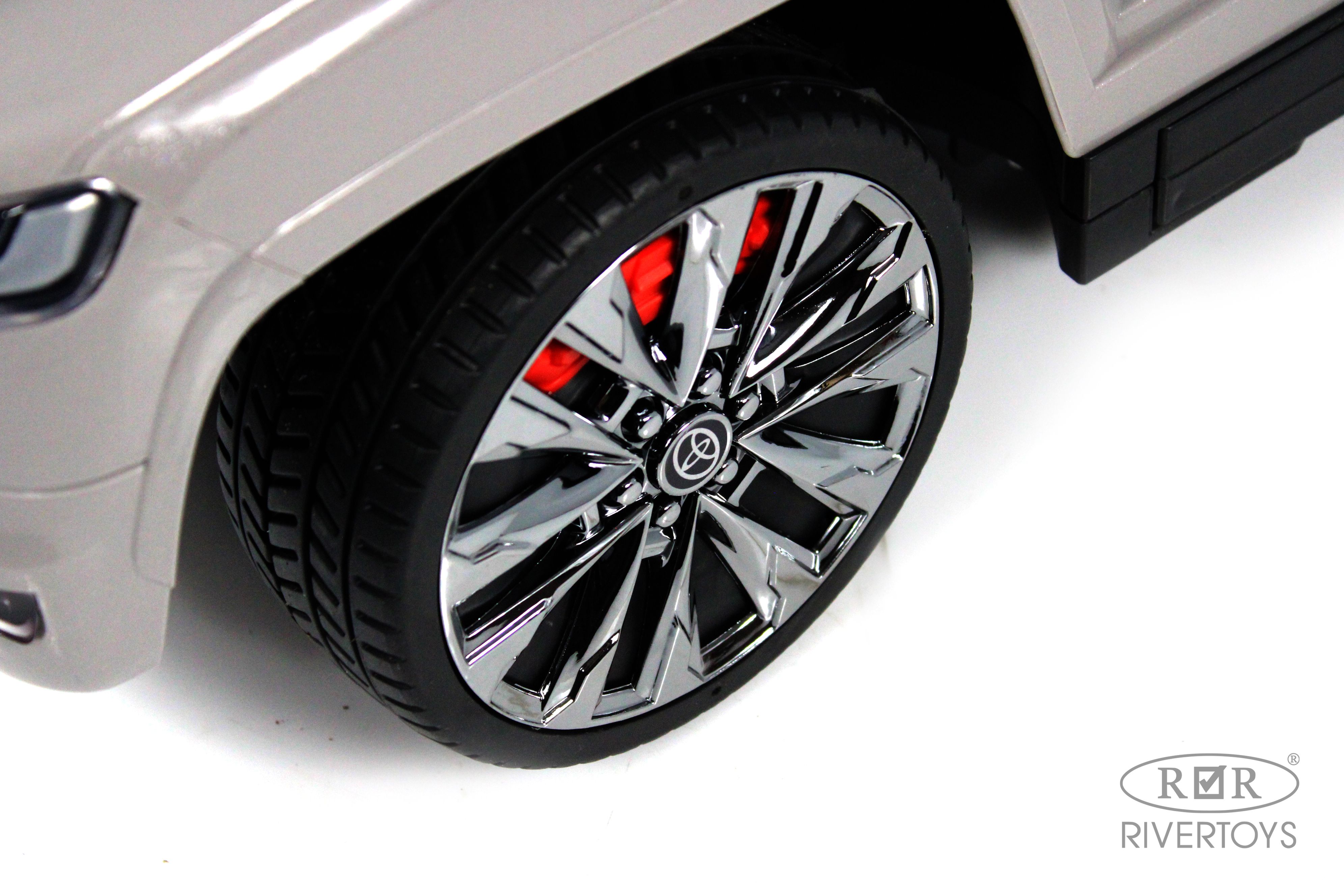 Электромобиль RIVERTOYS Toyota Z002ZZ-A-GREY С пультом ДУ - фото 8