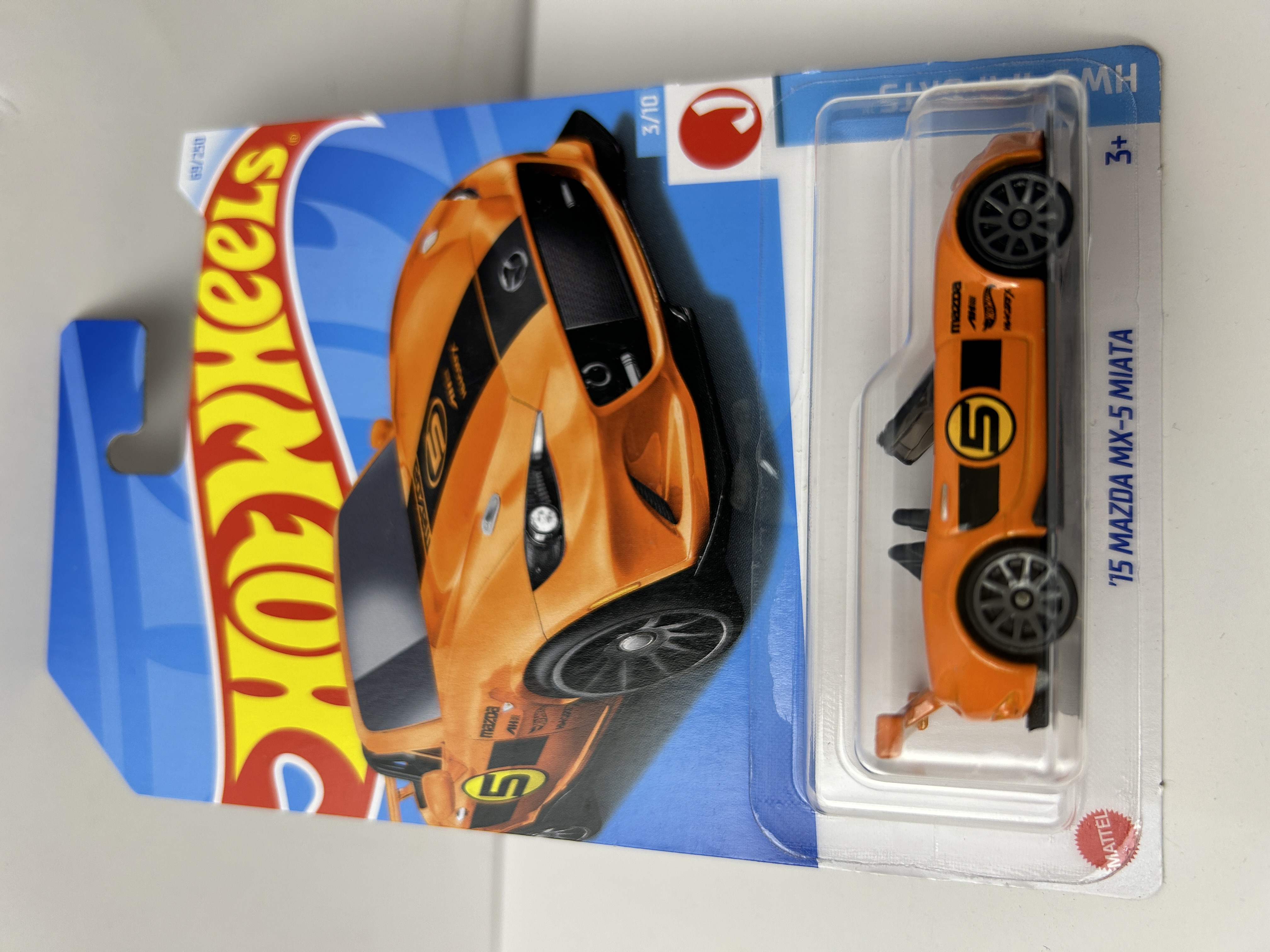 Автомобиль Hot Wheels Mazda Mazda mx-5 Miata 2015 года 1:64 08673 - фото 1