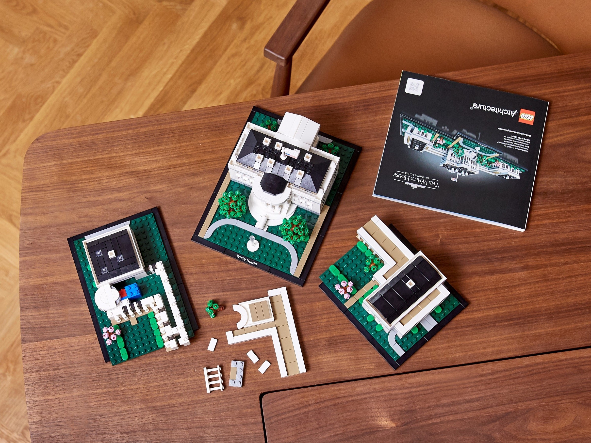 Конструктор LEGO Architecture 21054 1483 дет. - фото 6